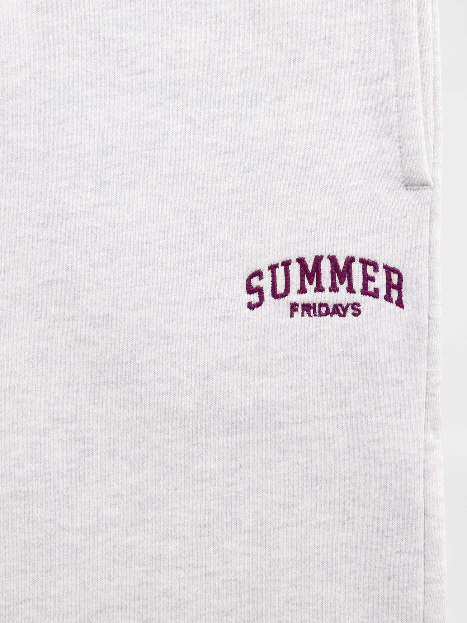Женские брюки Gap × Summer Fridays Heavyweight Relaxed Logo, цвет: Бледный меланжевый серый — фото 5