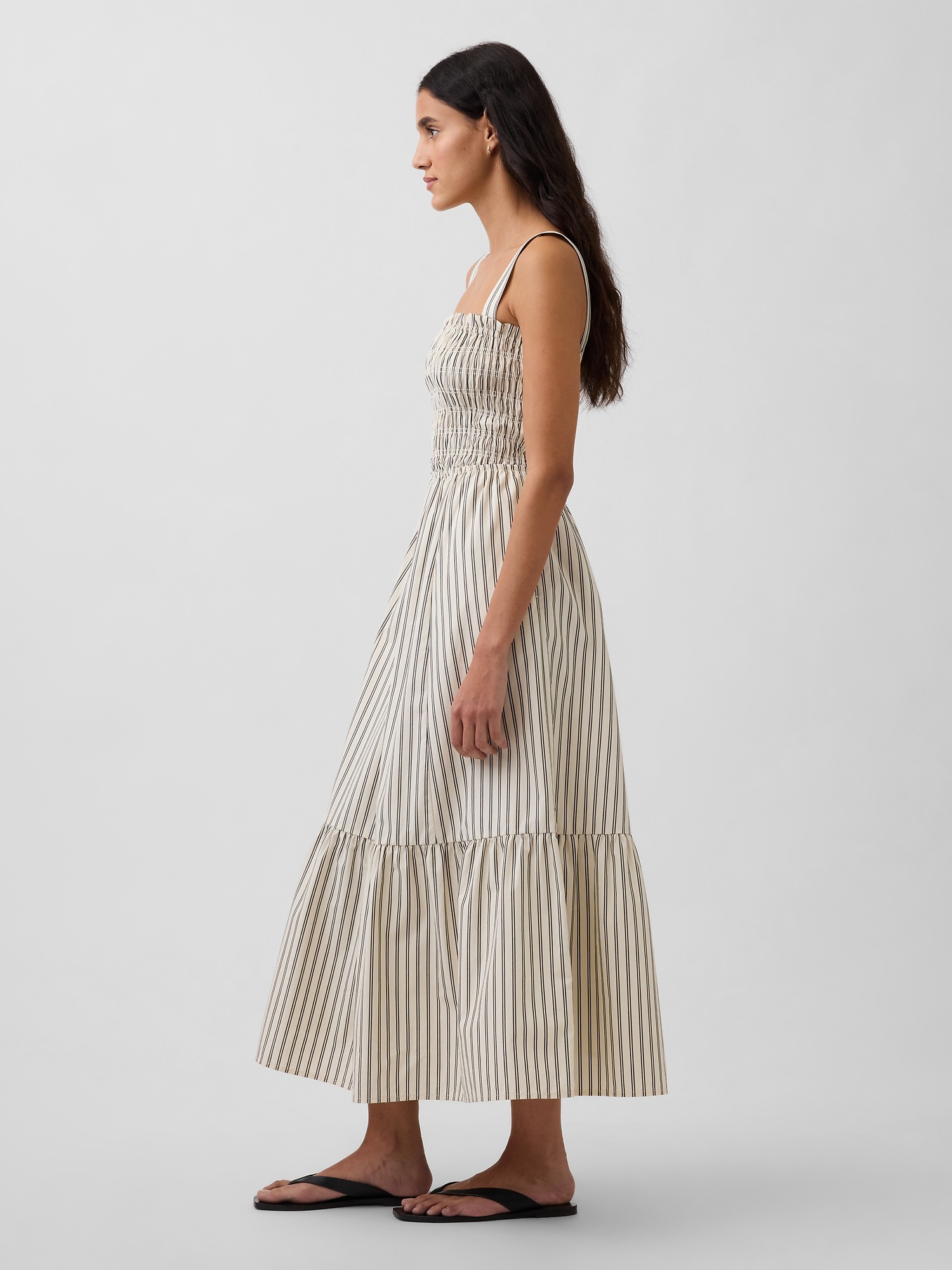 Женское платье Gap Poplin Smocked-Bodice Maxi, цвет: Слоновая кость бежевый полосатый — фото 3