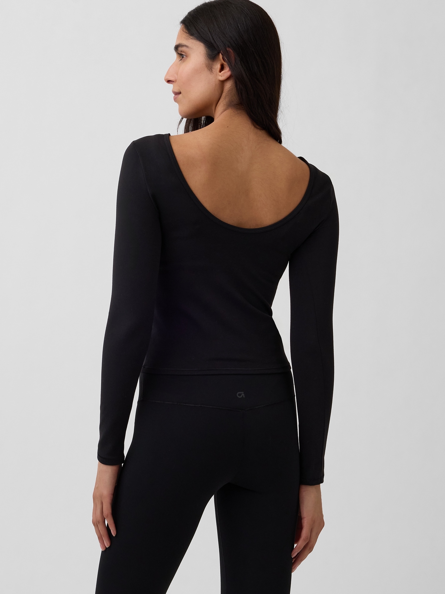 Женская футболка Gap GapFit Smooth Boatneck, цвет: Чёрный — фото 3
