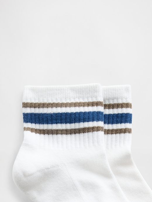 Image number 2 showing, Athletic Quarter Crew Socks