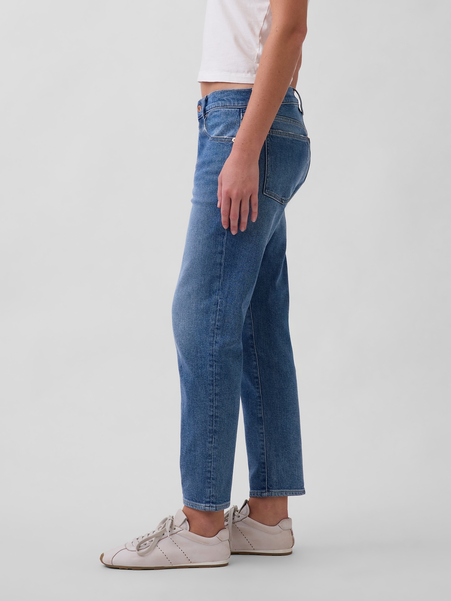 Женские джинсы Gap Mid Rise Slim Taper Jeans — фото 3