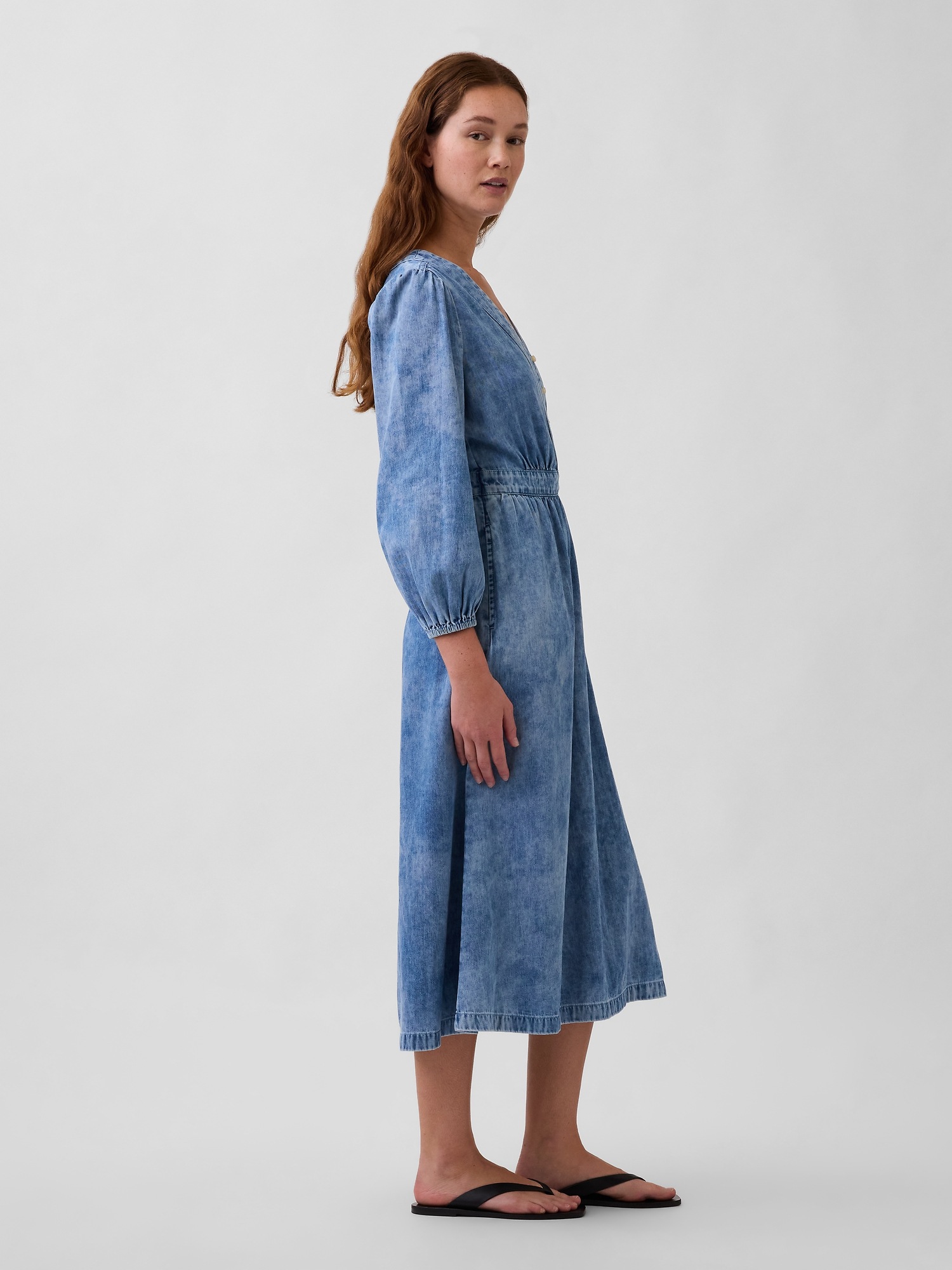 Женское платье Gap Denim Pieced-Waist Midi, цвет: Средняя варка — фото 2