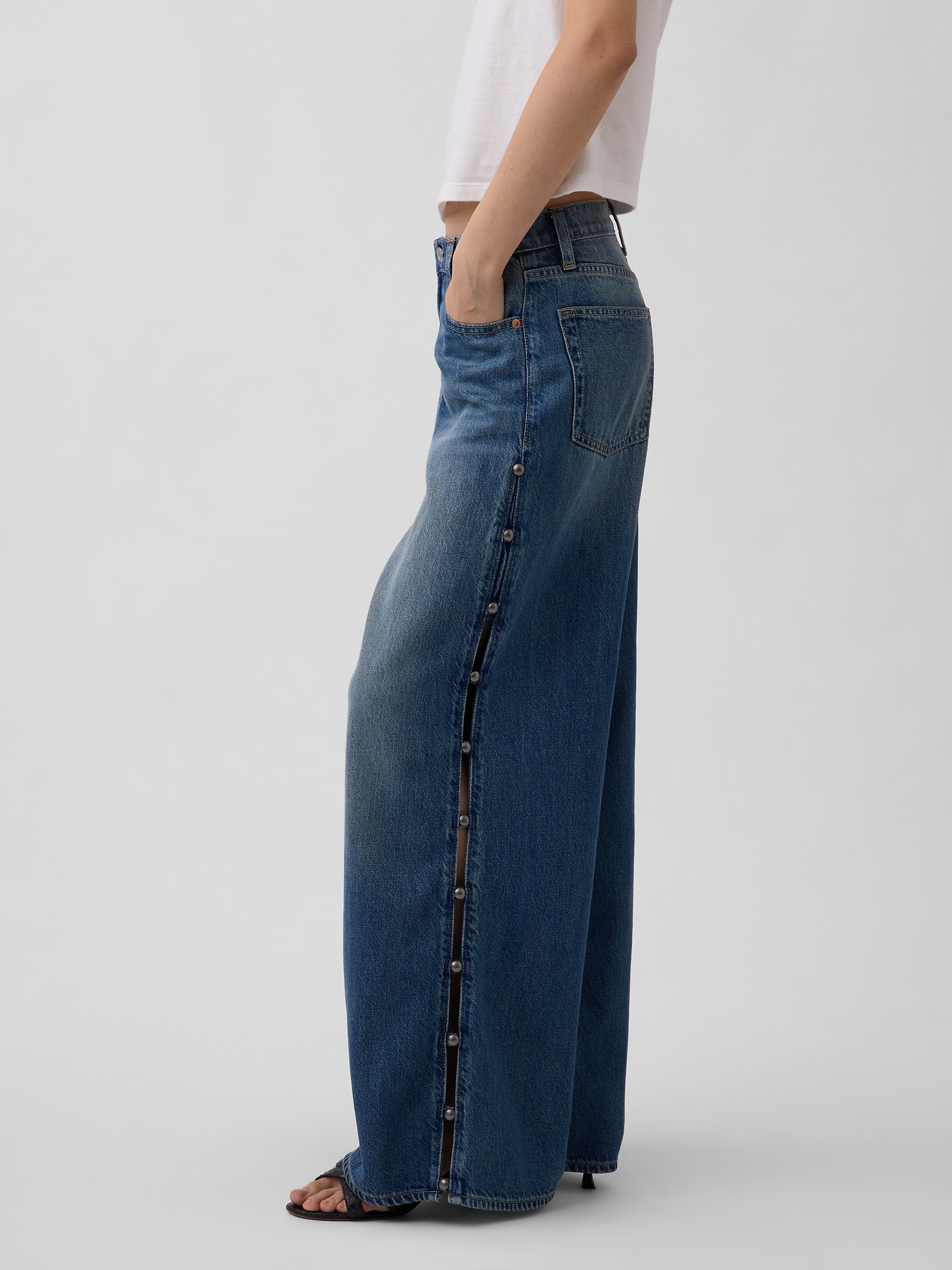 Женские джинсы Gap Mid Rise UltraSoft Studded Baggy Jeans — фото 3