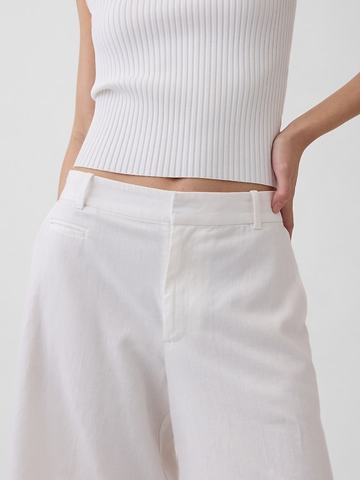 Image number 6 showing, 9" Low Rise Linen-Blend Trouser Shorts