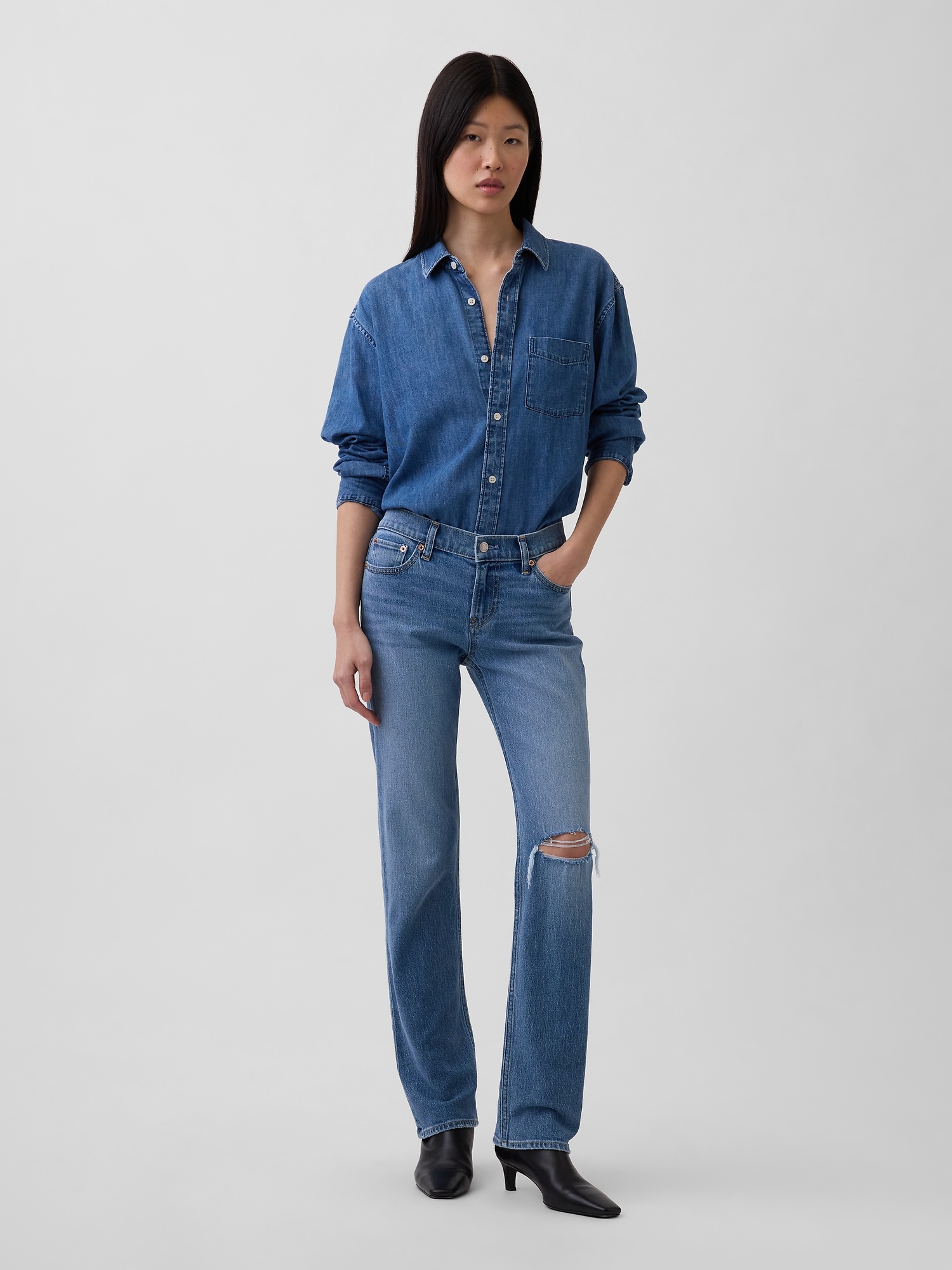 Low Rise '90s Slim Straight Jeans