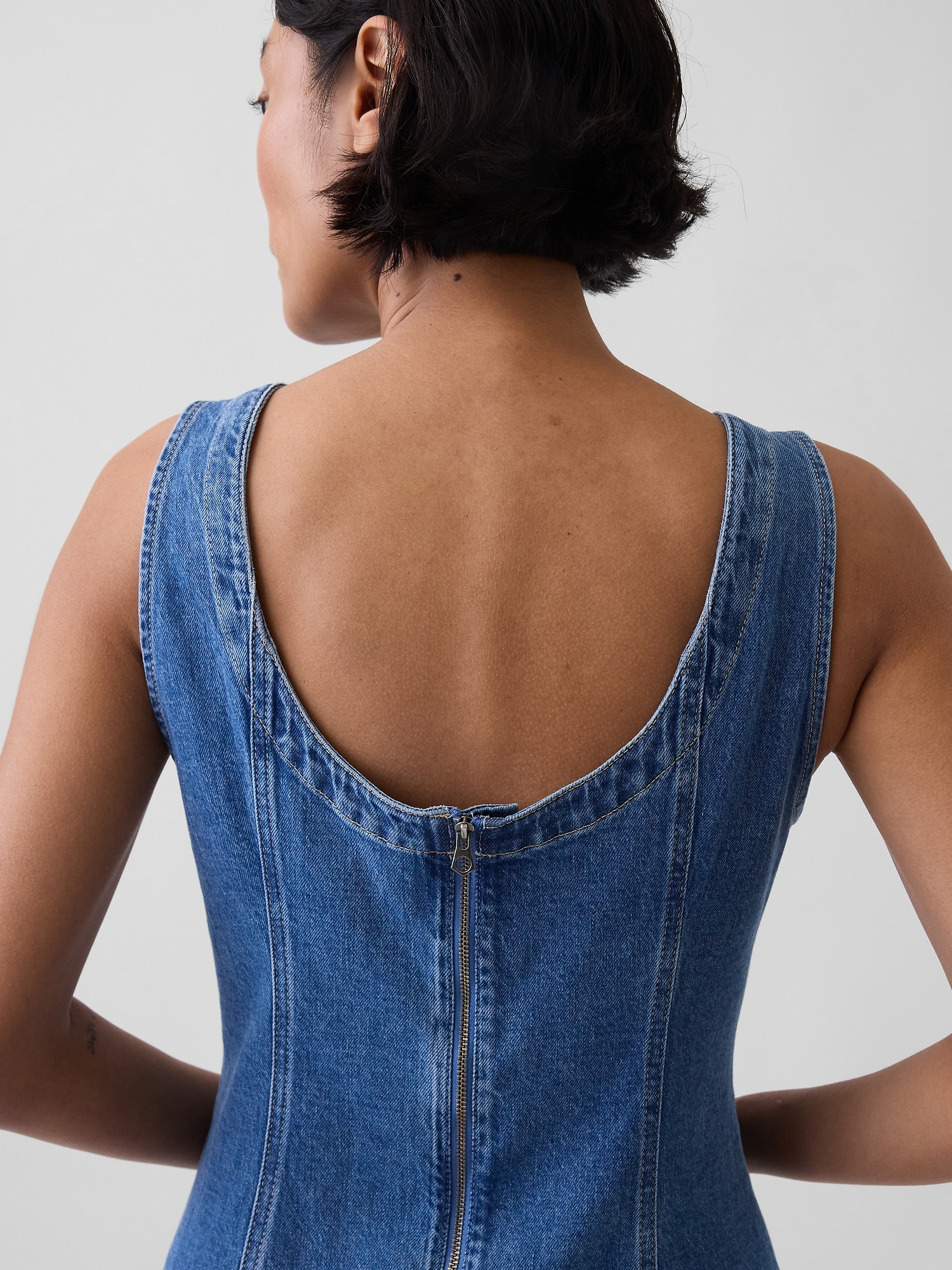 Женское платье Gap Floral Boatneck Open-Back Mini, цвет: Средний индиго — фото 4