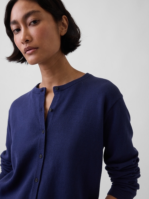 Image number 4 showing, 100% Cotton Relaxed Crop Cardigan Sweater
