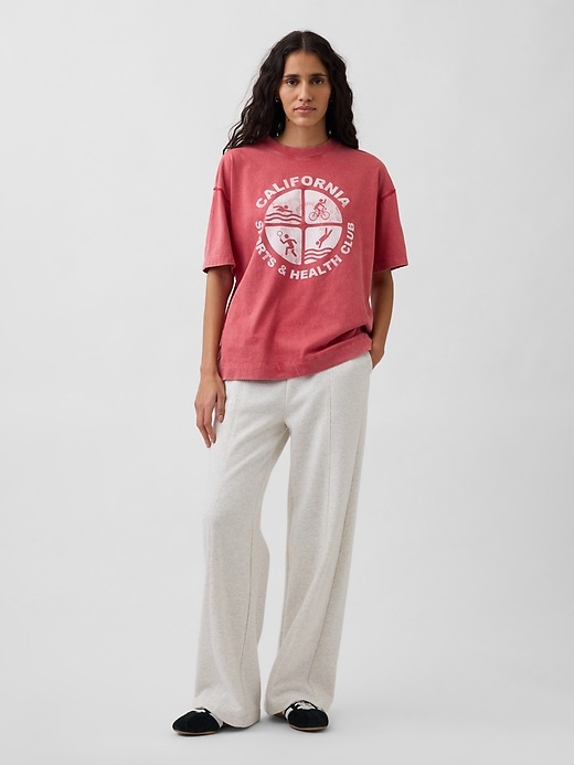 Image number 2 showing, Oversized Graphic T-Shirt