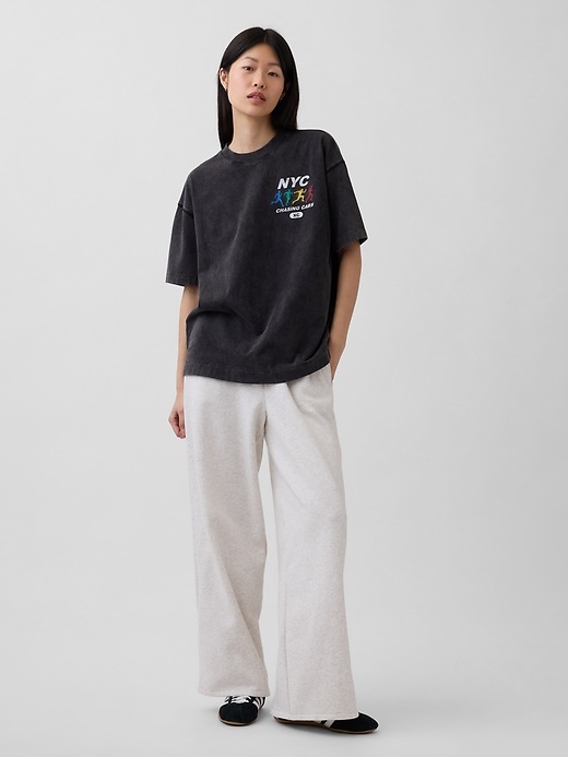 Image number 2 showing, Oversized Graphic T-Shirt