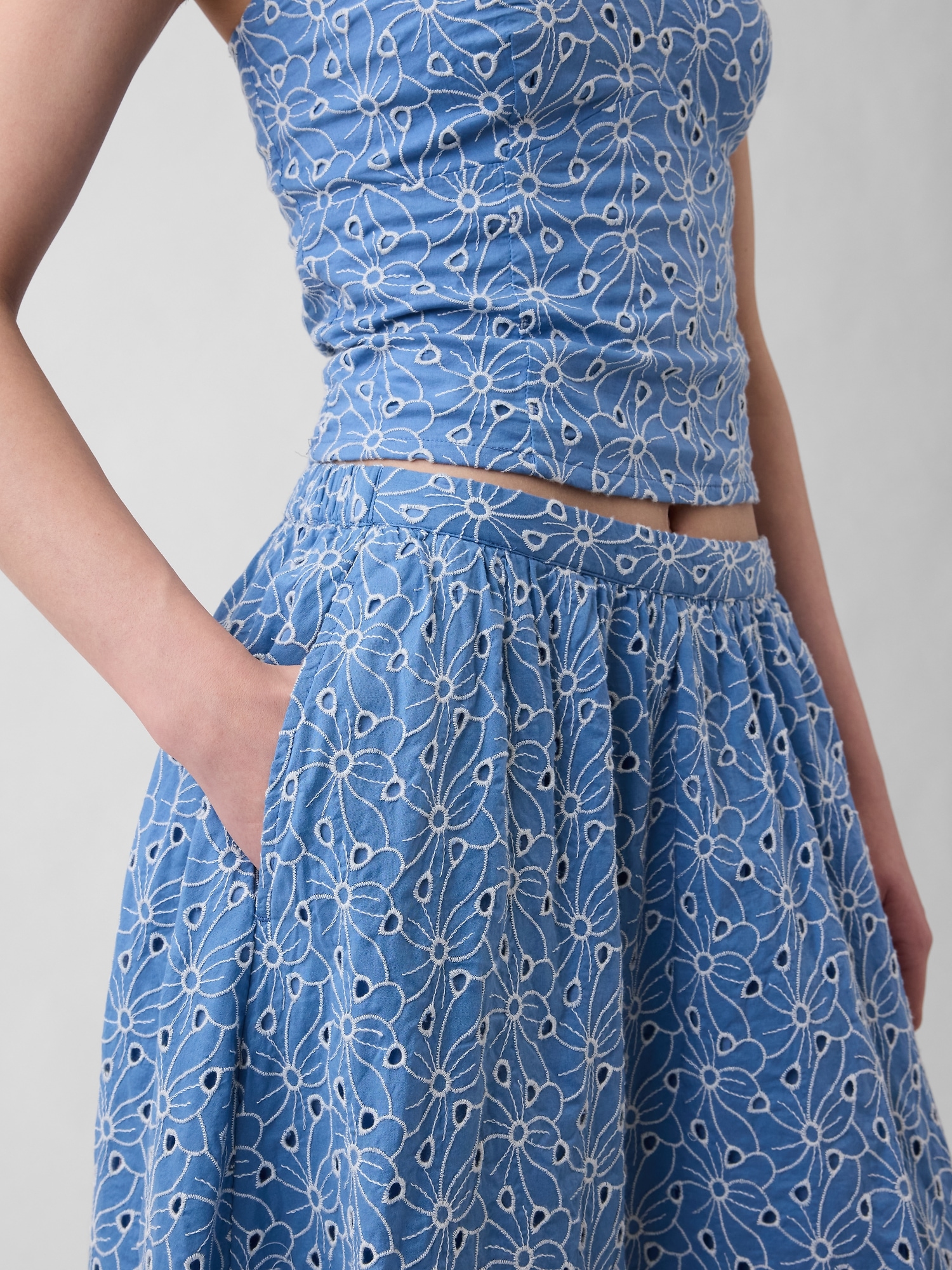 Женские юбки Gap High Rise Eyelet Maxi Skirt — фото 3