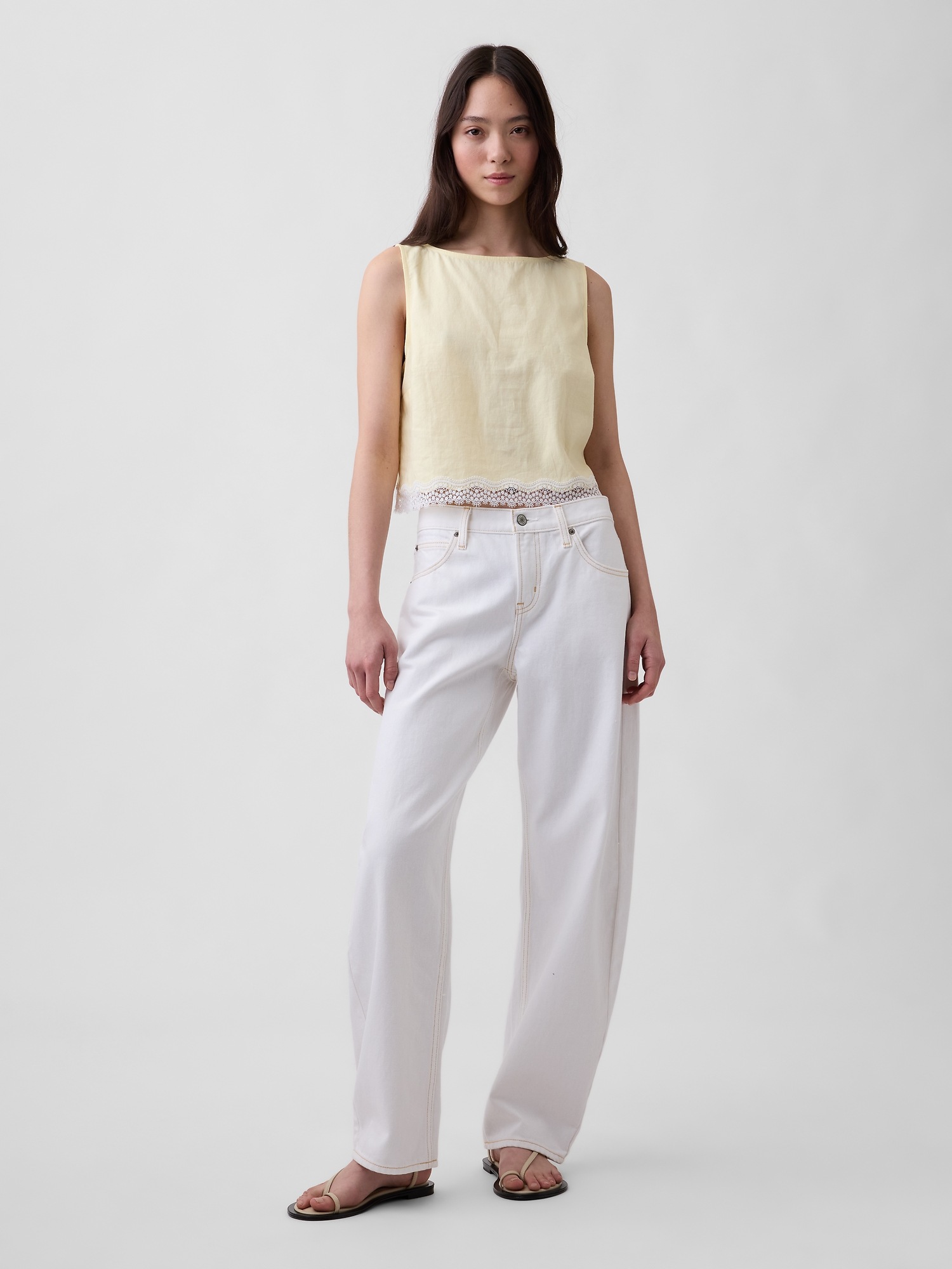 Женский топ Gap Linen-Blend Lace-Hem Crop Shell Top, цвет: Жёлтый — фото 2