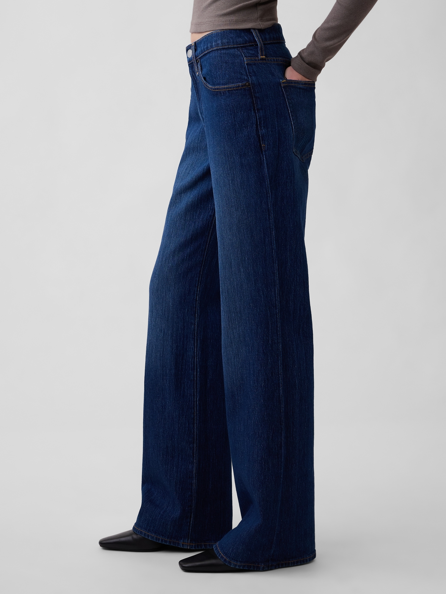 Женские джинсы Gap Mid Rise Relaxed Flare Jeans — фото 3