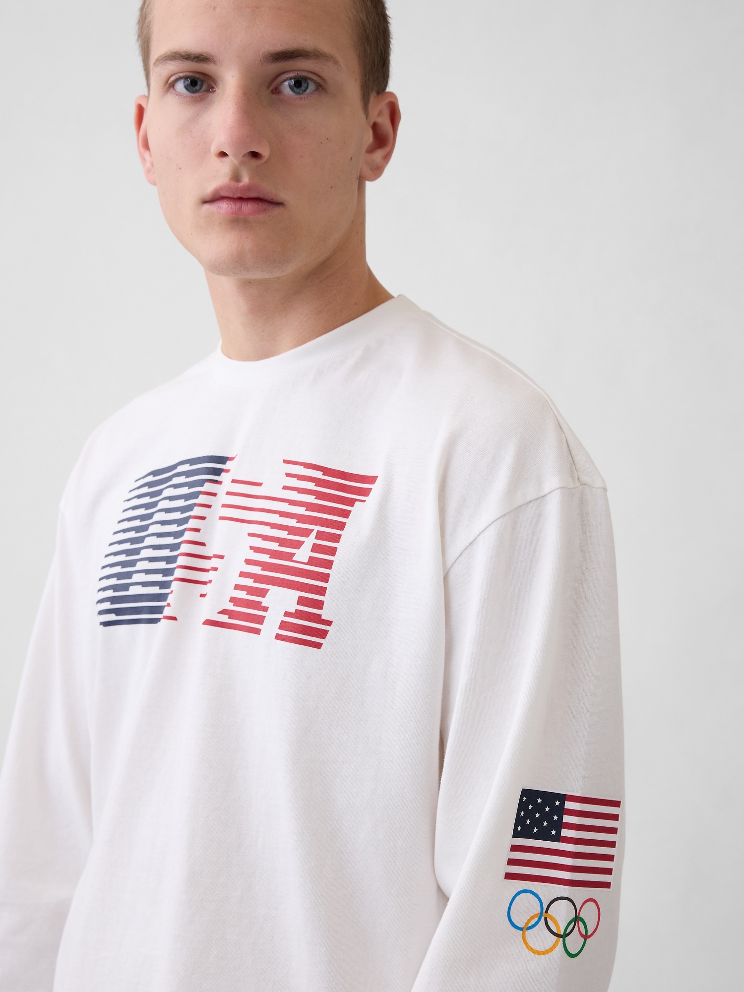 Мужские футболки Gap Adult Team USA Oversized Graphic T-Shirt — фото 4