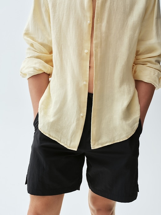 Image number 7 showing, 7.5" Hybrid Shorts