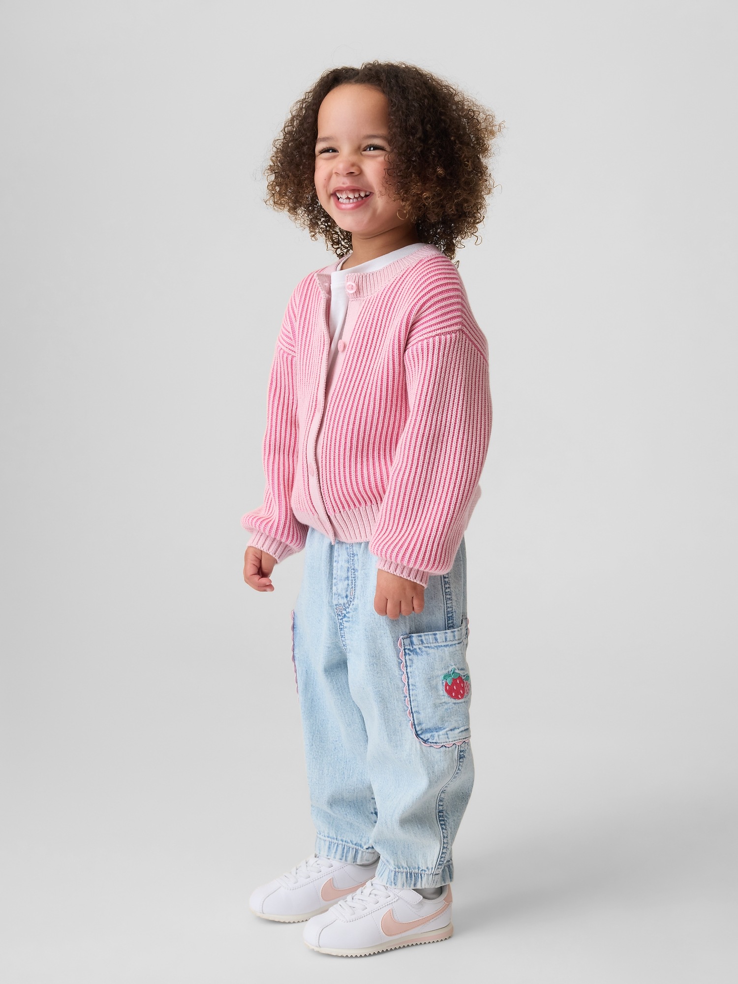 Детские джинсы Gap Baby & Toddler Strawberry Pull-On Barrel Cargo Jeans