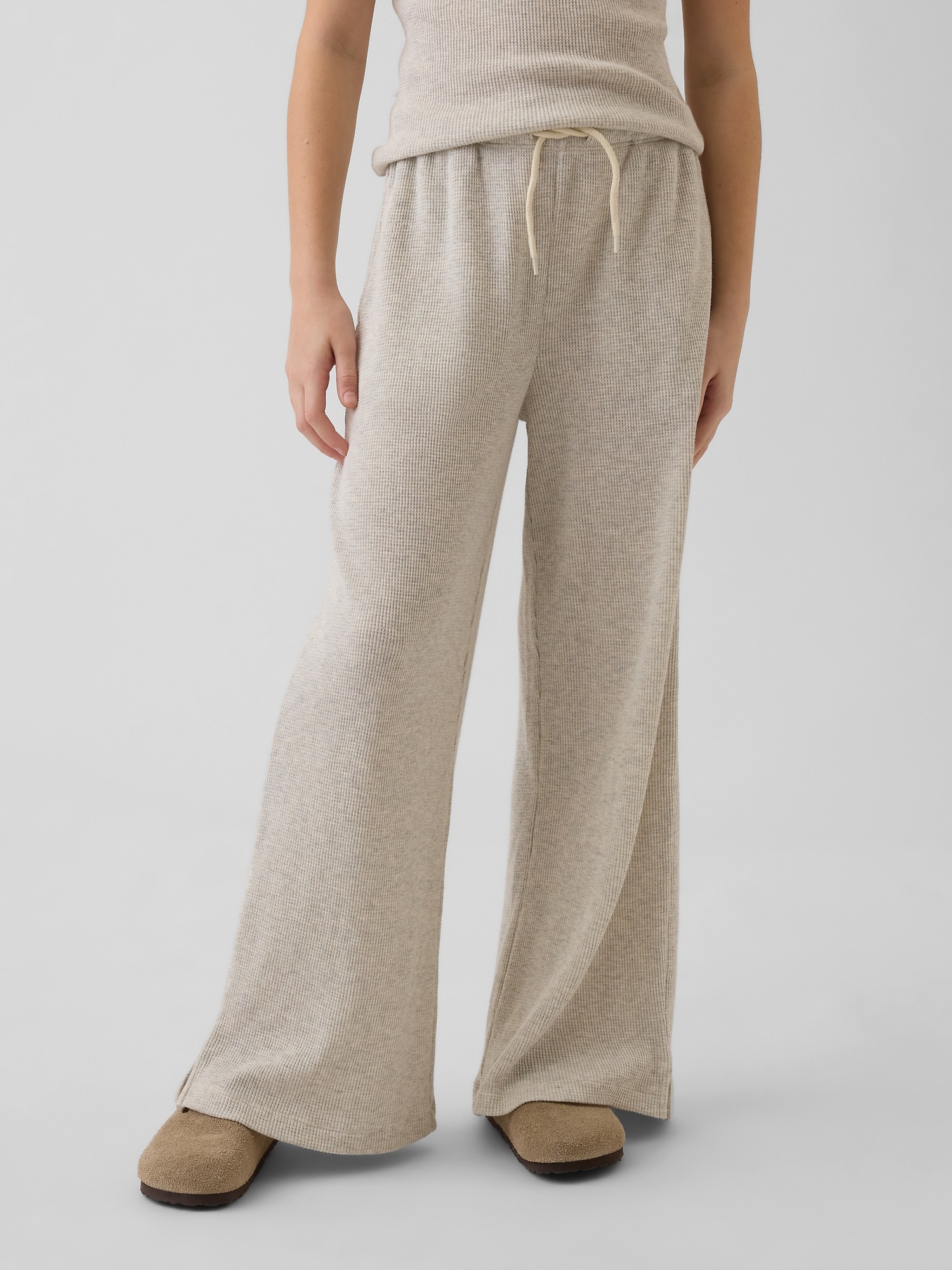 Детские широкие вафельные брюки Gap Waffle Wide-Leg — фото 3