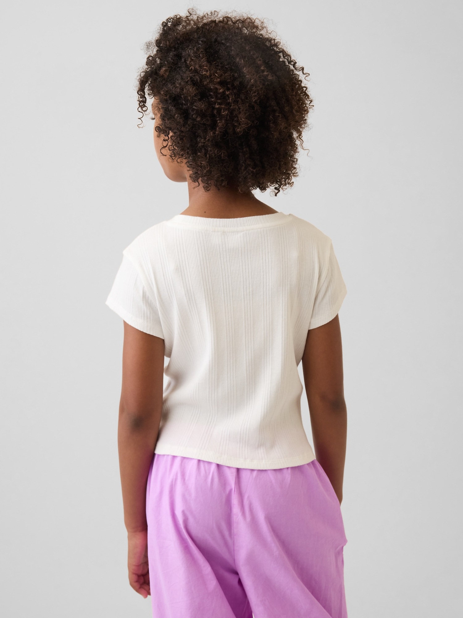 Детская футболка Gap Variegated Rib Fitted, цвет: Молочный белый — фото 3