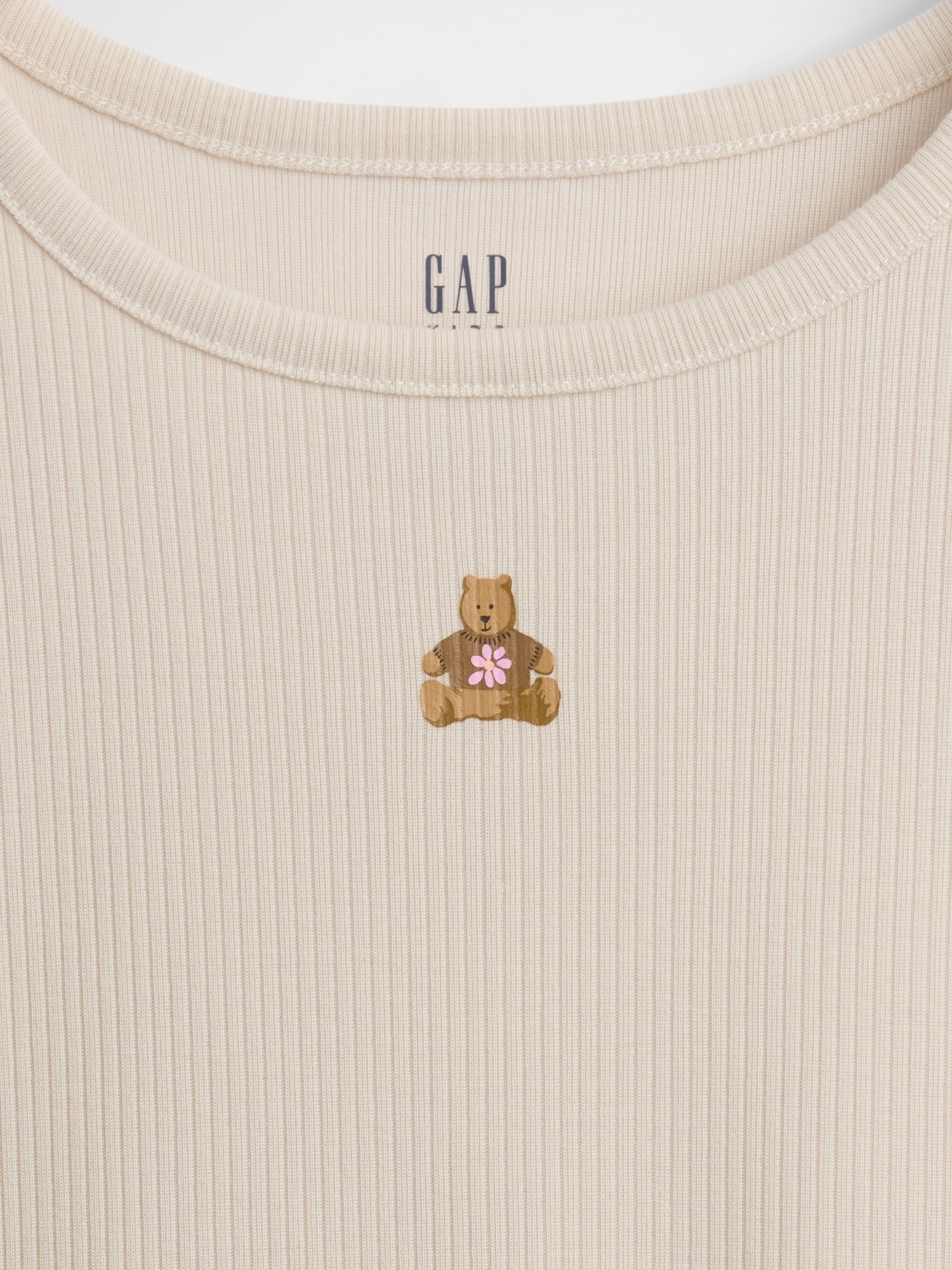 Детская пижама Gap Brannan Bear в рубчик из переработанных материалов: футболка и шорты, цвет: Молочный белый — фото 4