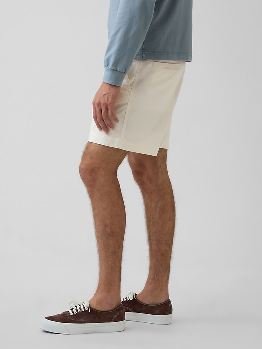 Image number 3 showing, 5.5" Relaxed Shorts