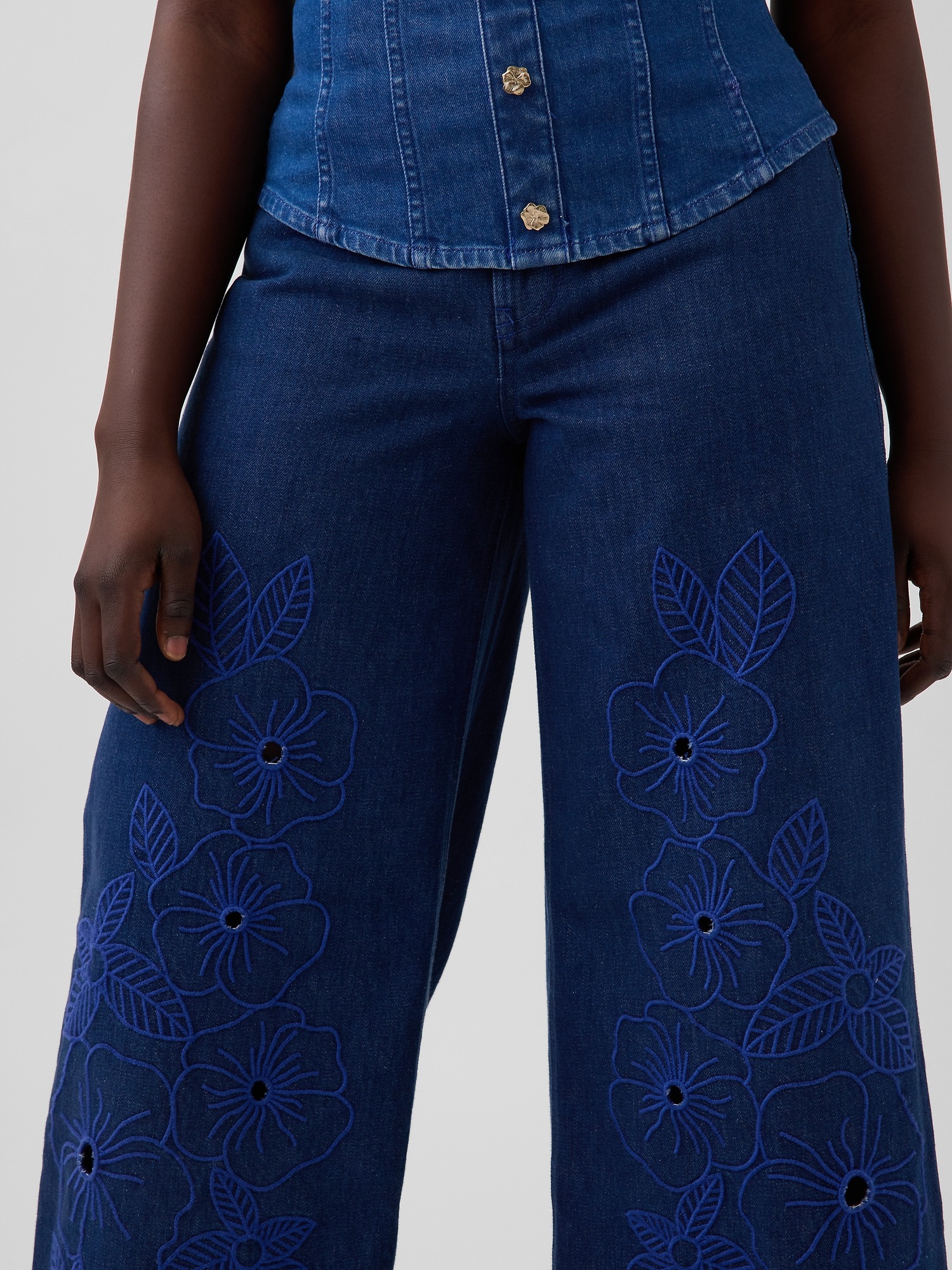 Женские джинсы Gap × HFR Low Slung Floral Extra Baggy Jeans by Atelier Ndigo — фото 3
