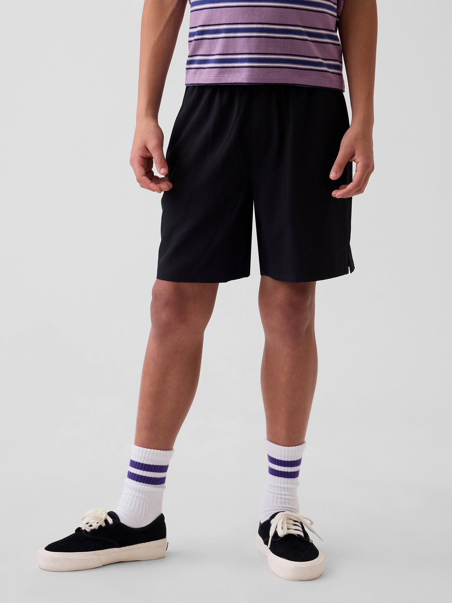 Детские шорты Gap Kids Relaxed Quick-Dry Shorts — фото 3
