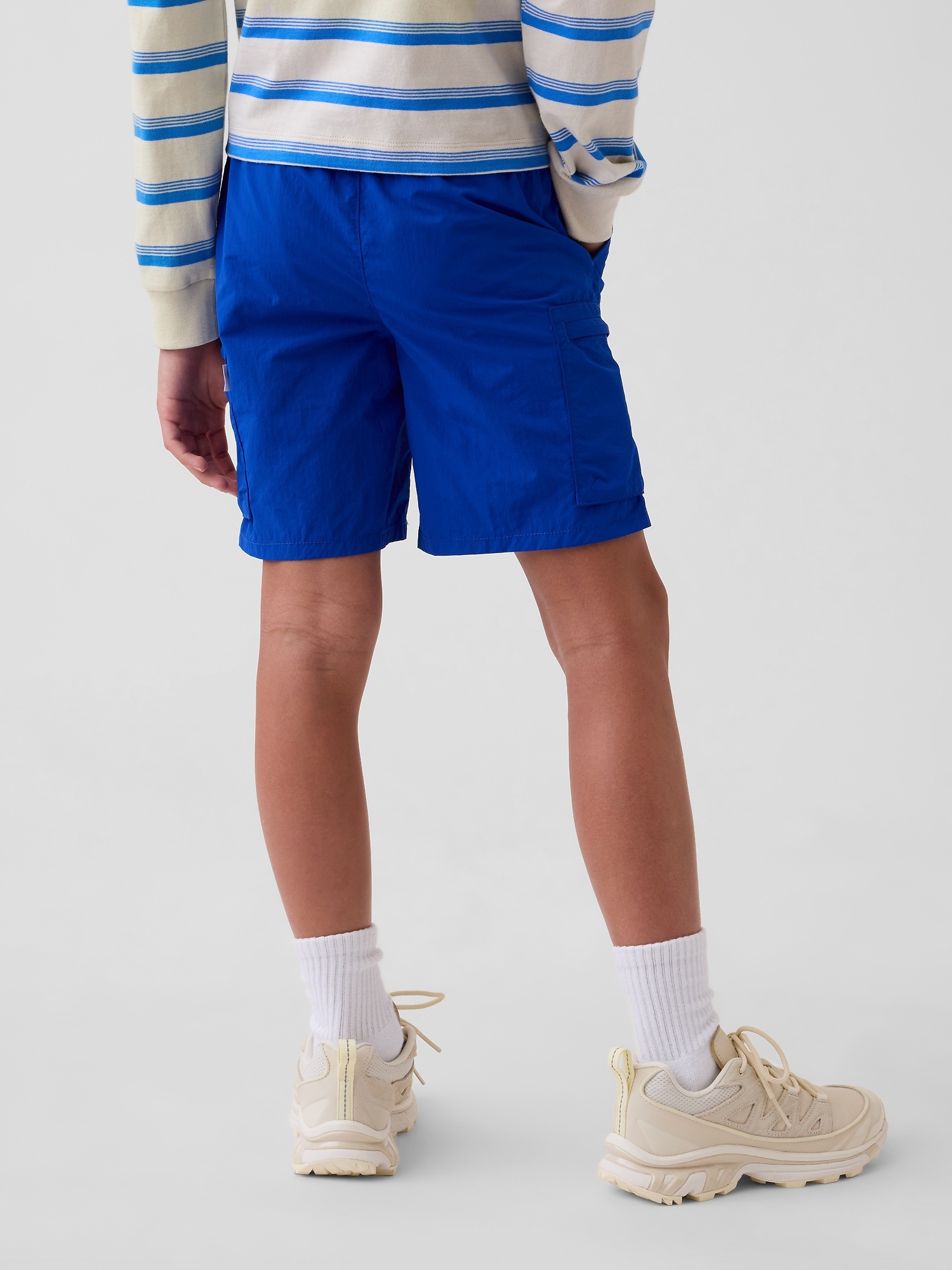 Детские шорты Gap Kids Relaxed Quick-Dry Cargo Shorts — фото 3