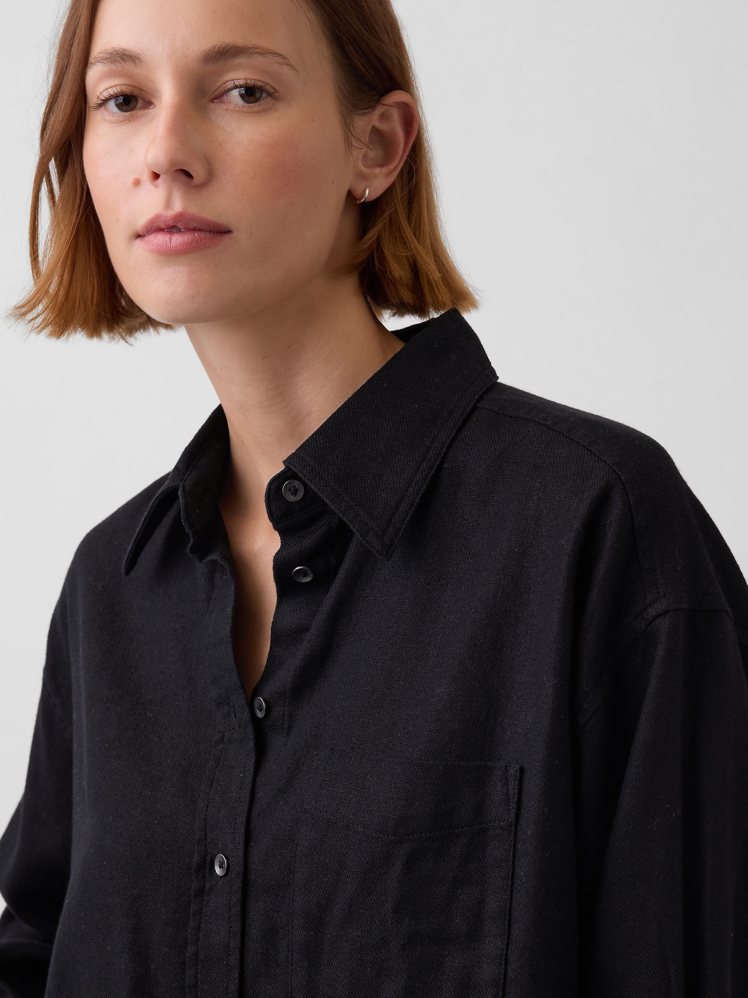 Женская рубашка Gap Linen-Cotton Oversized Shirt, цвет: Чёрный — фото 4