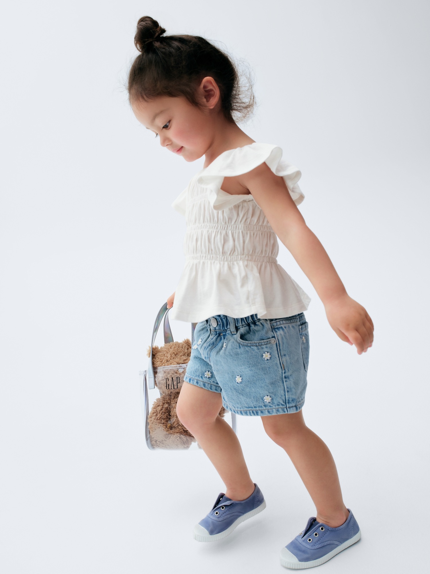 Детские шорты Gap × Disney Baby & Toddler Stride Denim Shorts — фото 4