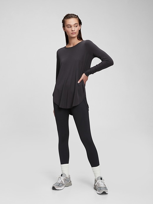Image number 2 showing, GapFit Breathe Hi-Lo Tunic