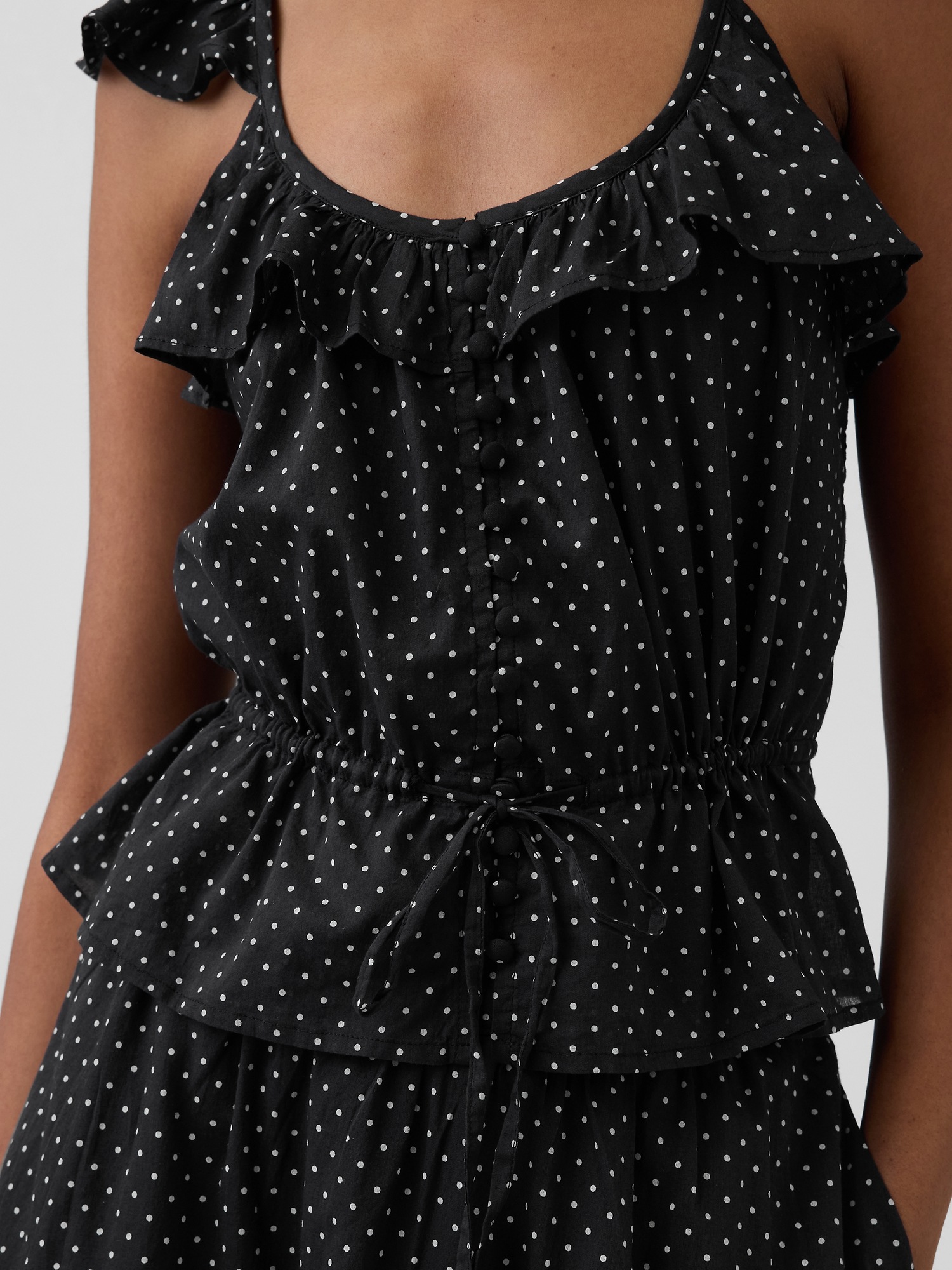 Женский топ Gap Flutter-Sleeve Tie-Waist Top, цвет: Чёрный в горошек — фото 4