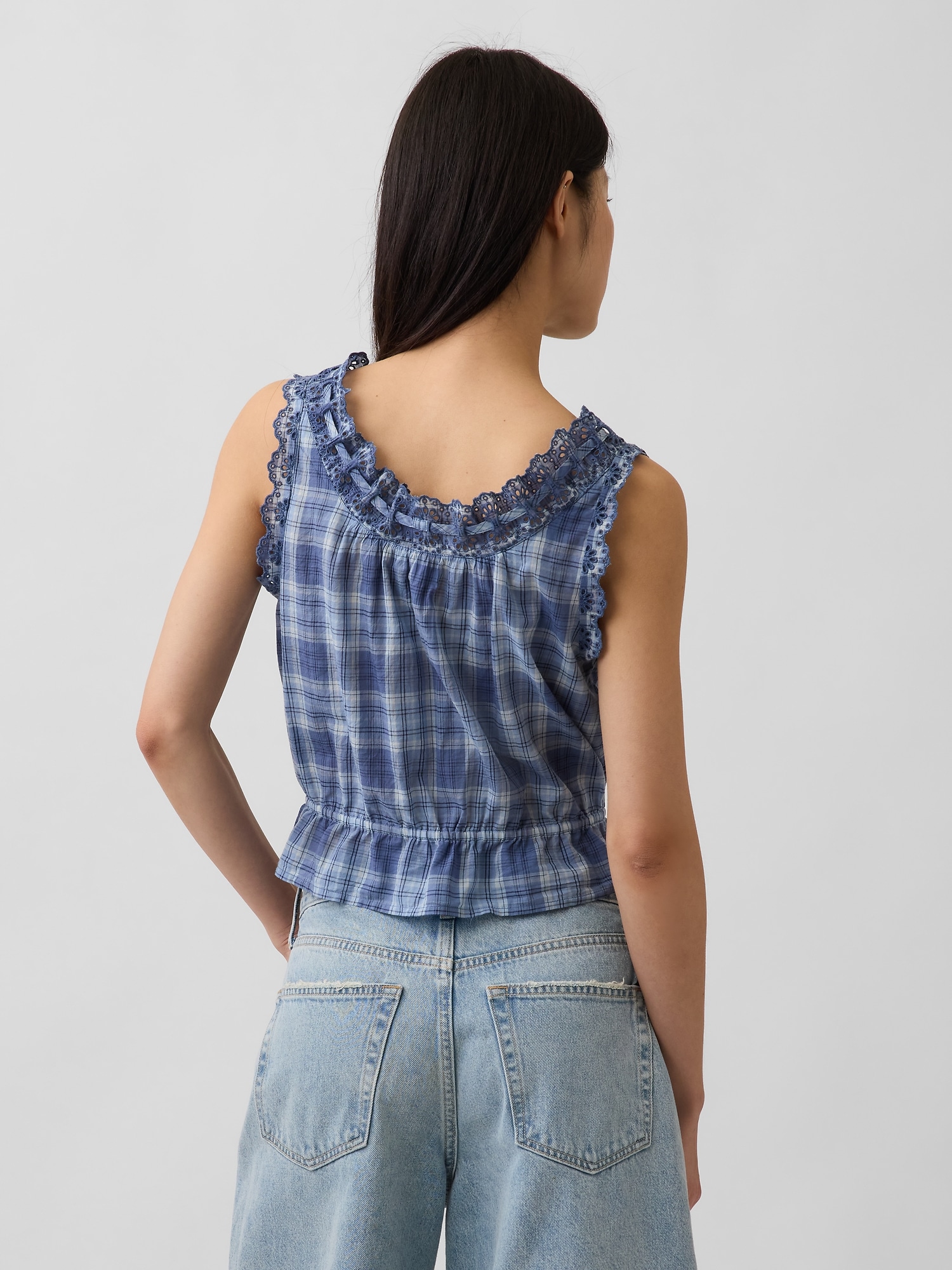 Женский топ Gap Eyelet Tie-Front Crop Peplum Top, цвет: Синий / Белый, вариант 1 — фото 3