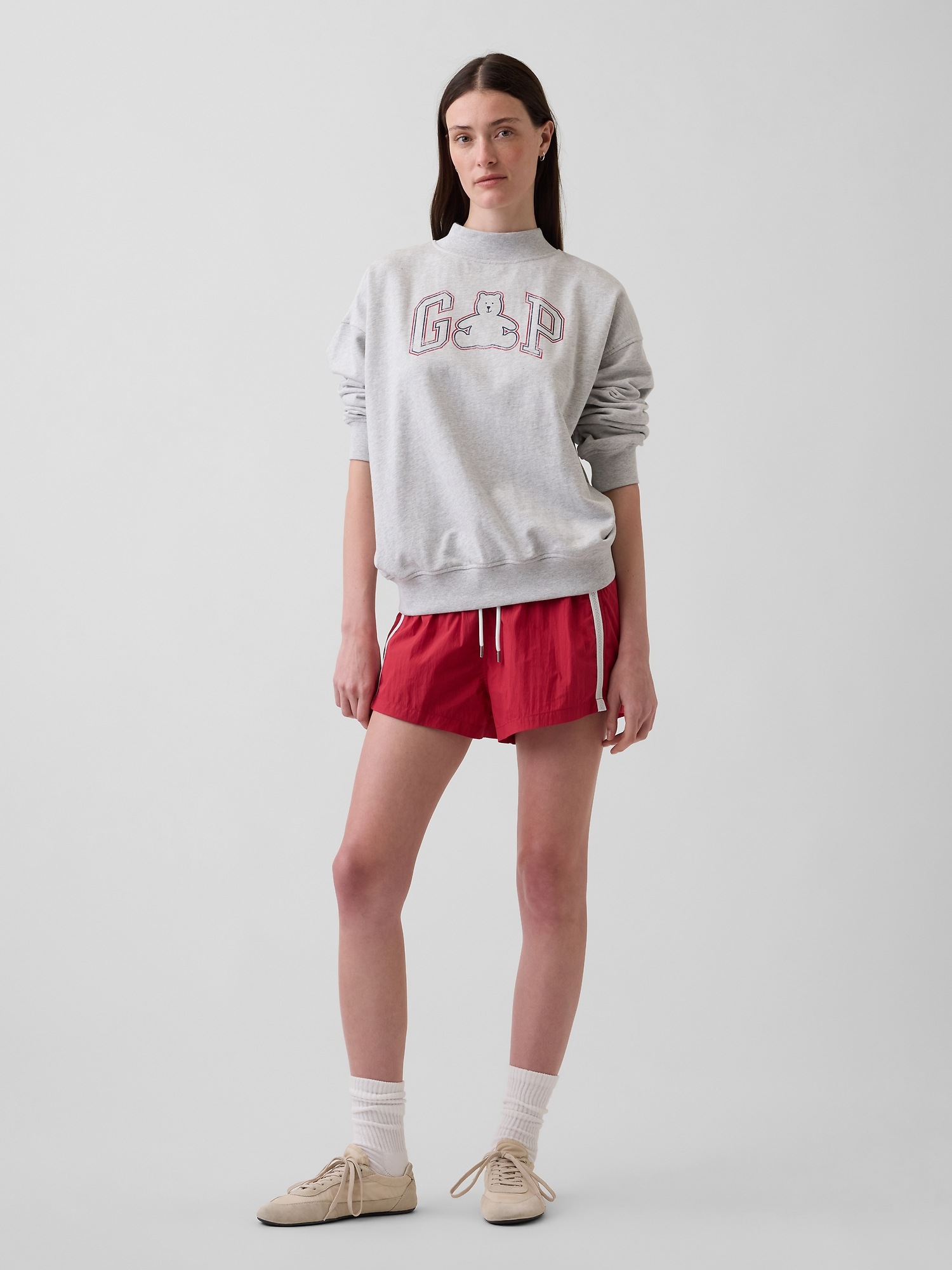 Женский свитшот Gap VintageSoft Terry Oversized Mockneck Logo, цвет: Меланжевый серый — фото 2