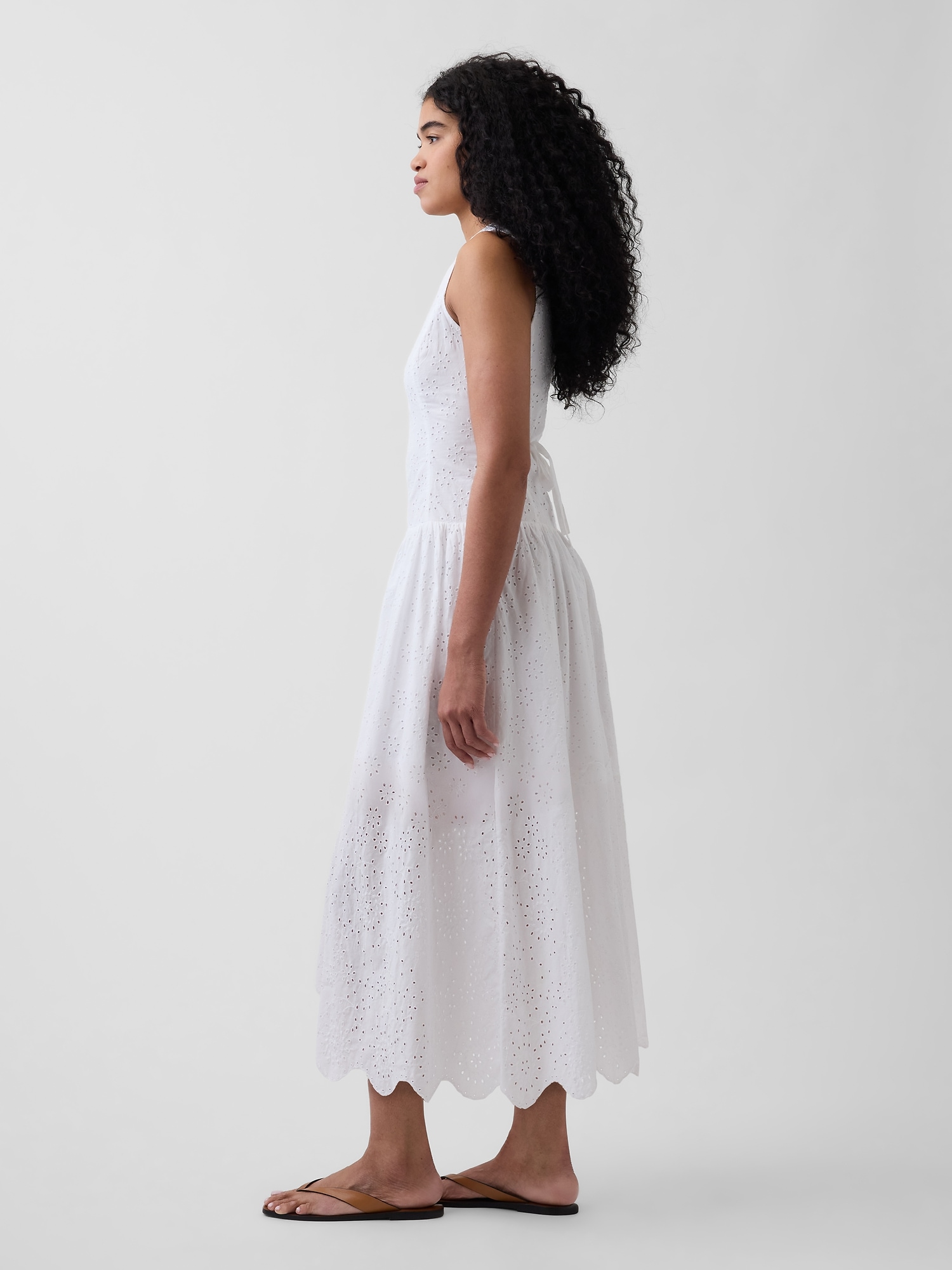 Женское платье Gap Eyelet Drop-Waist Maxi, цвет: Белый — фото 3
