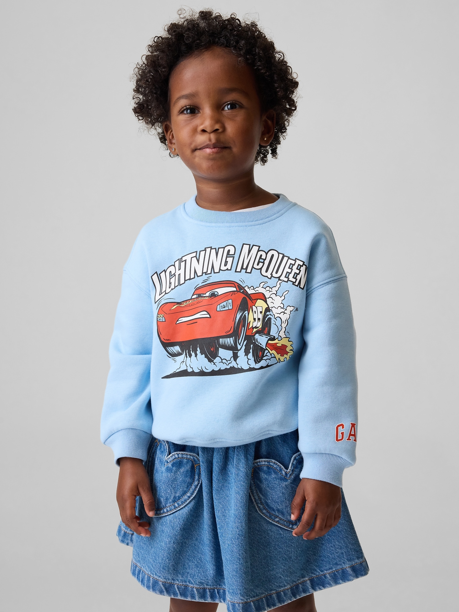 Детский свитшот Gap × Disney Baby & Toddler VintageSoft, цвет: Lightning Mcqueen — фото 2