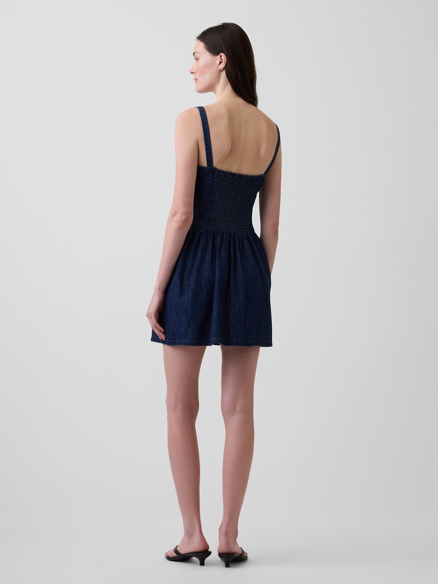 Женское платье Gap UltraSoft Denim Stripe Drop-Waist Mini, цвет: Тёмная варка — фото 2