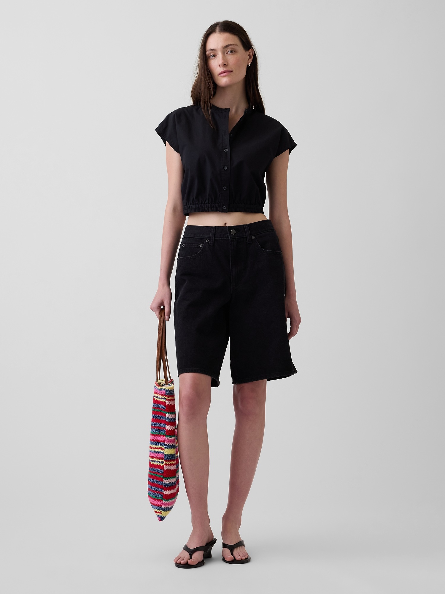 Женская рубашка Gap Poplin Cap-Sleeve Crop Shirt, цвет: Чёрный — фото 2