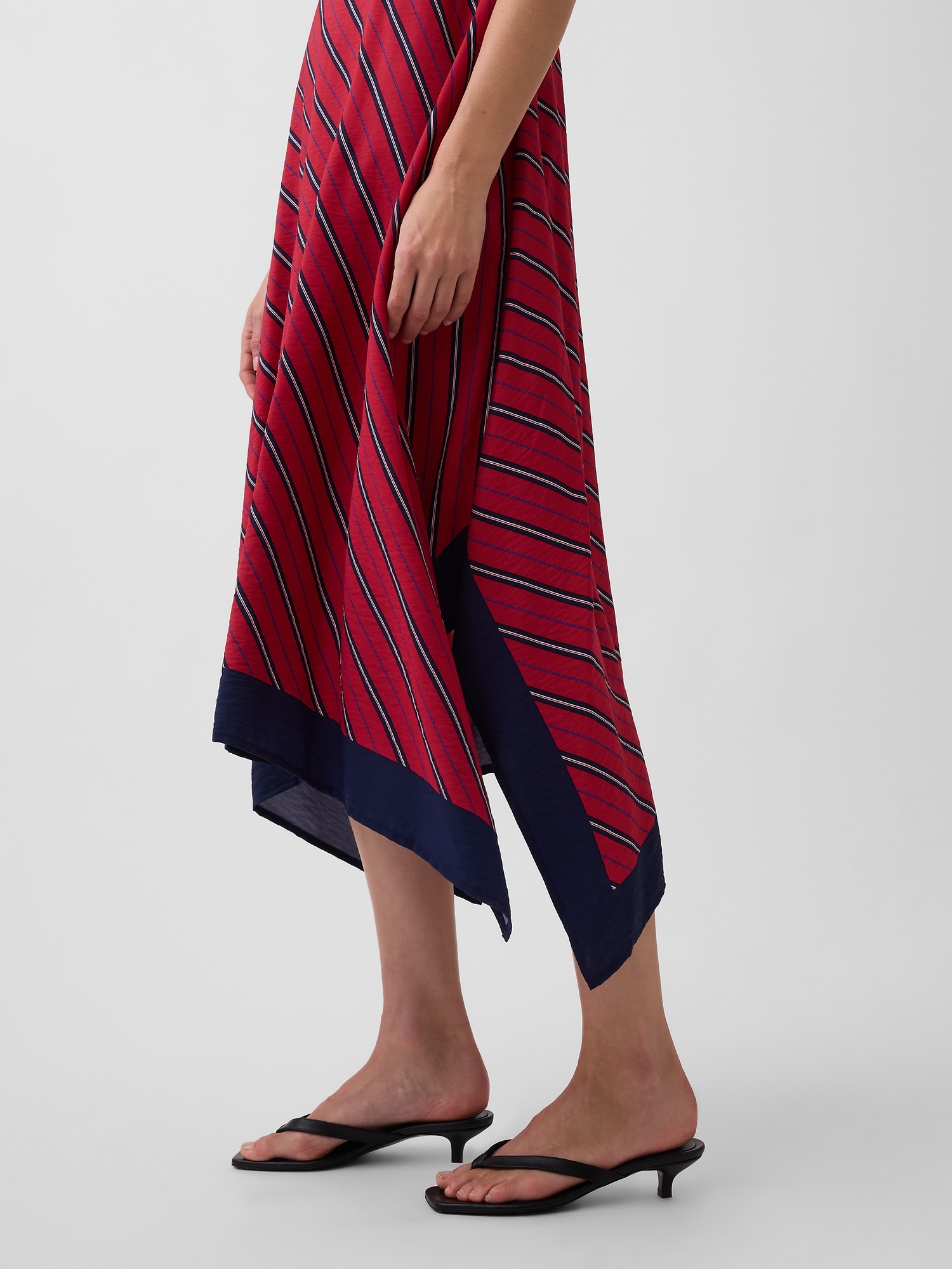 Женское платье Gap Stripe Handkerchief Midi, цвет: Красный с принтом — фото 6