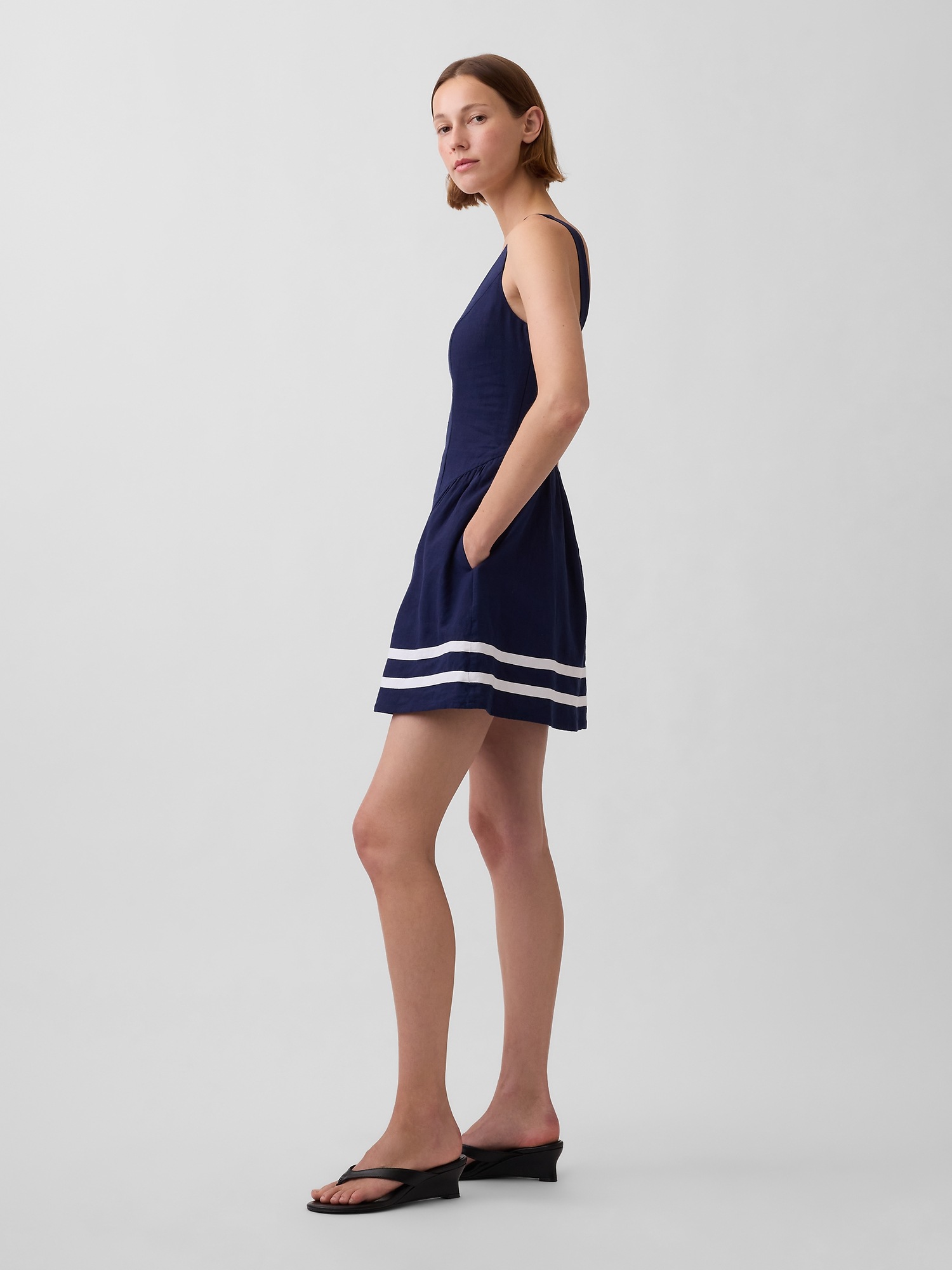 Женское платье Gap Linen-Blend Drop-Waist Mini, цвет: Синий — фото 2
