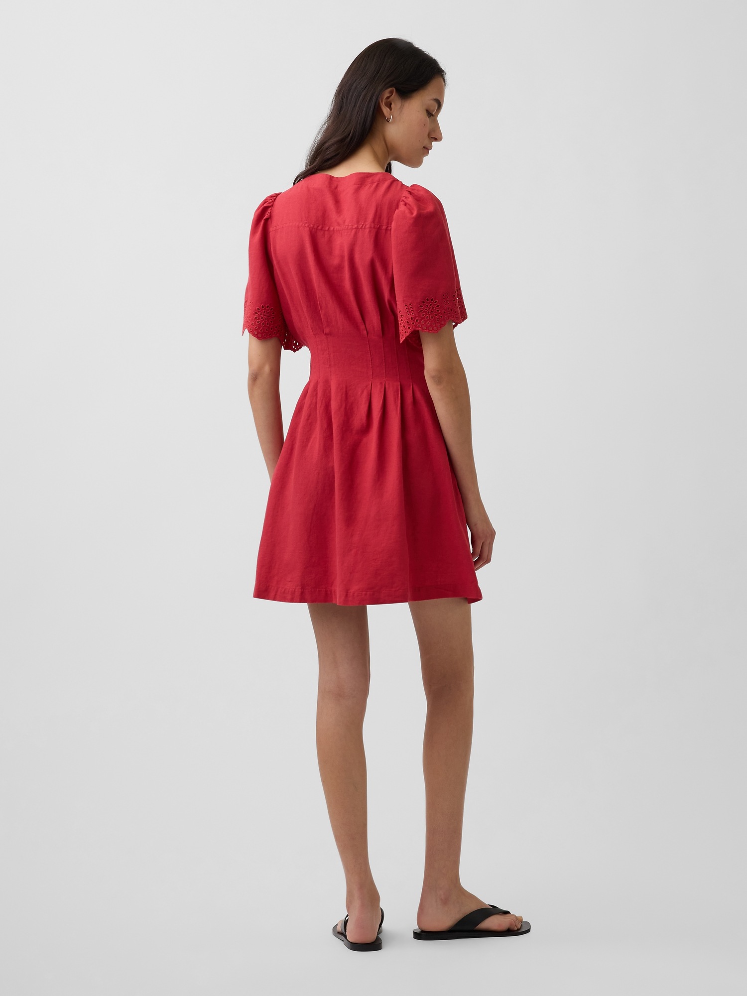 Женское мини-платье-рубашка Gap из льняной смеси с затяжкой, цвет: Красный — фото 2