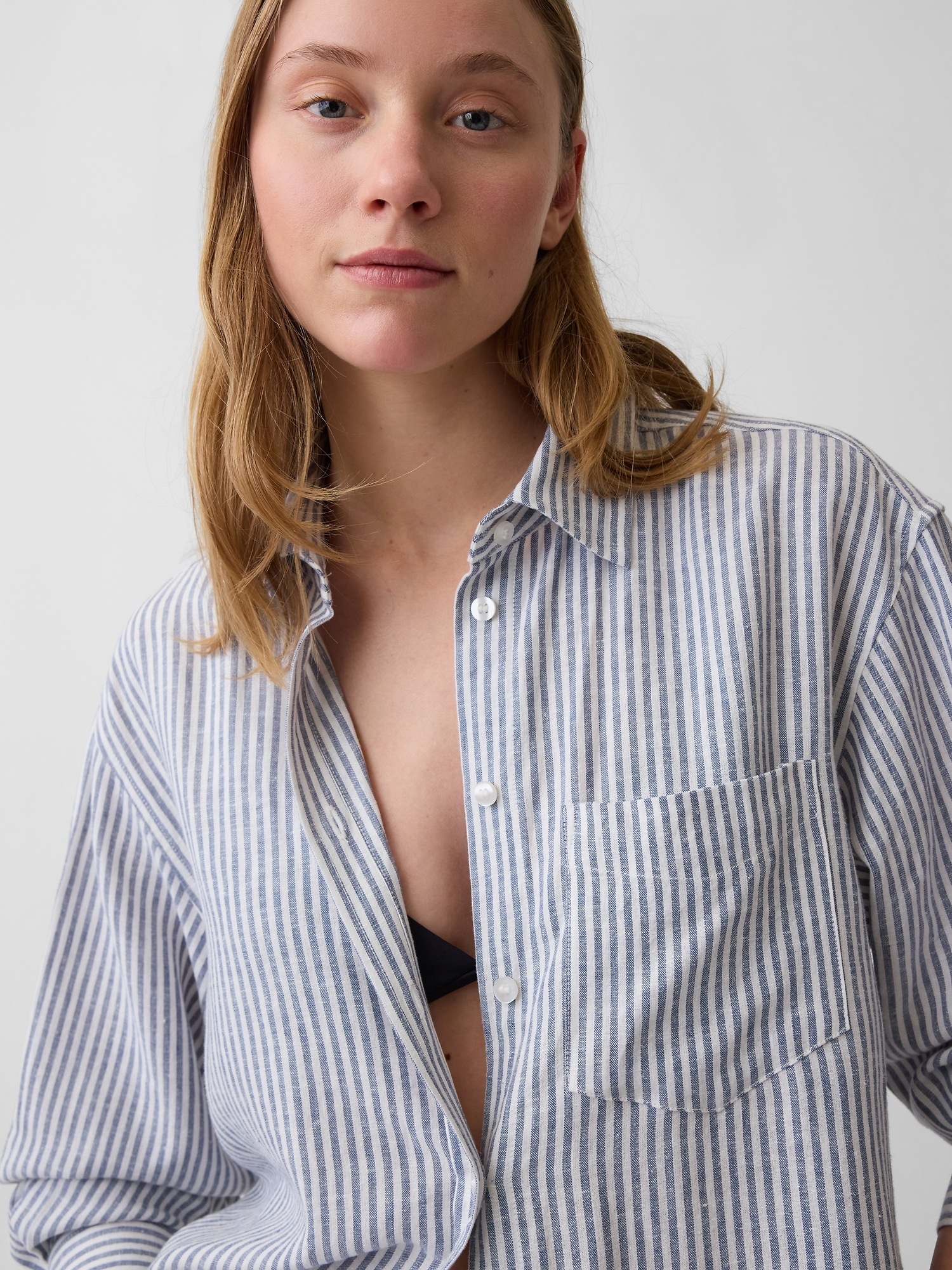 Женская рубашка Gap Linen-Blend Oversized Tunic, цвет: Синий / Белый — фото 4