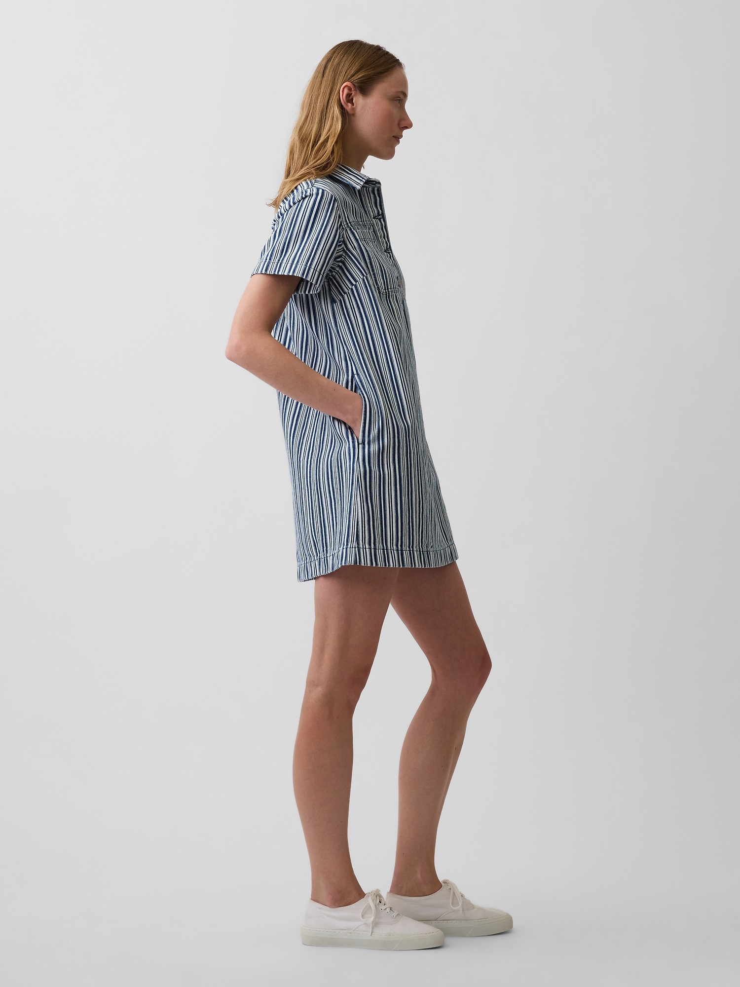 Женское платье Gap Denim Stripe Popover Mini, цвет: Синий полосатый — фото 3
