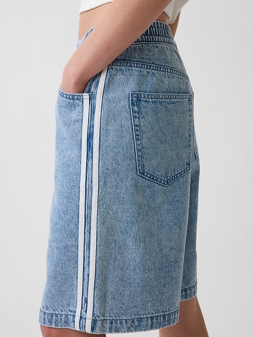 Image number 6 showing, 11" Mid Rise UltraSoft Easy Stripe Longline Denim Shorts