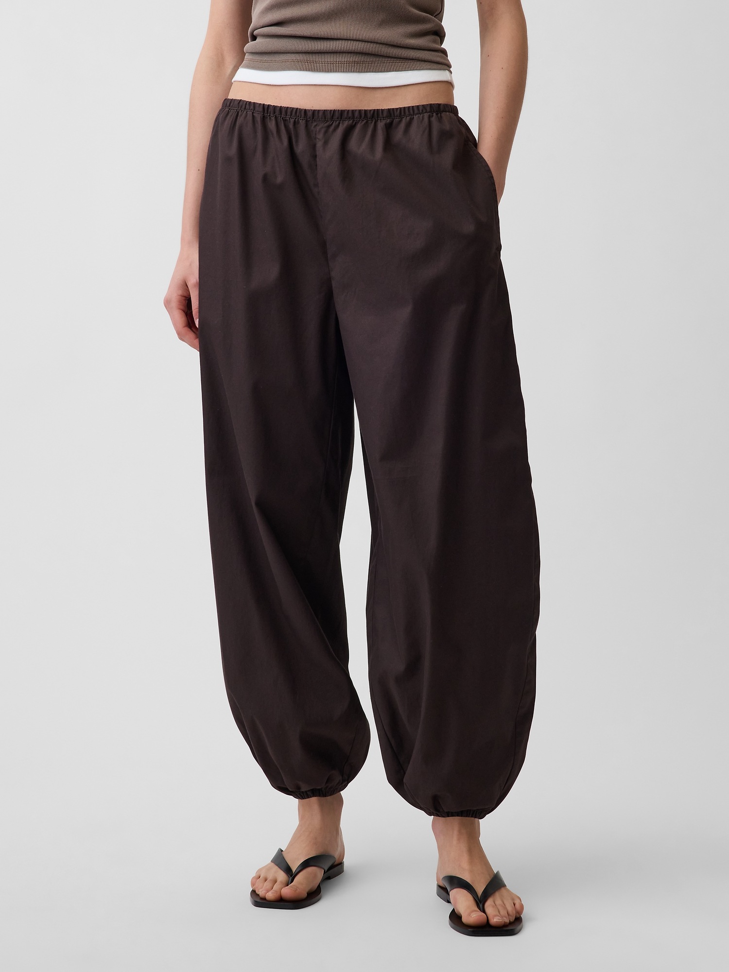 Женские брюки Gap Organic Cotton Poplin Easy Baggy, цвет: Коричневый — фото 2