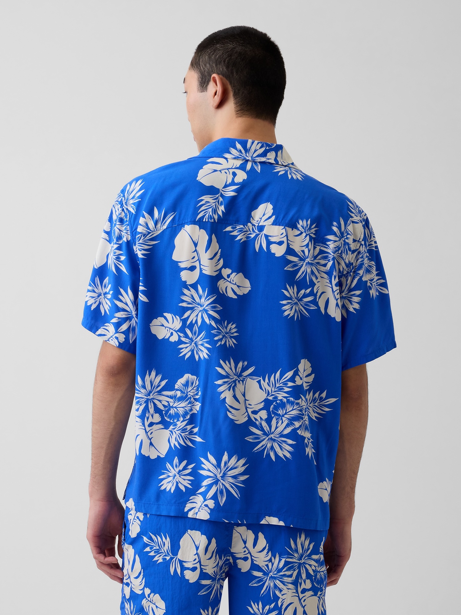 Мужские рубашки Gap Relaxed Camp Collar Shirt — фото 3