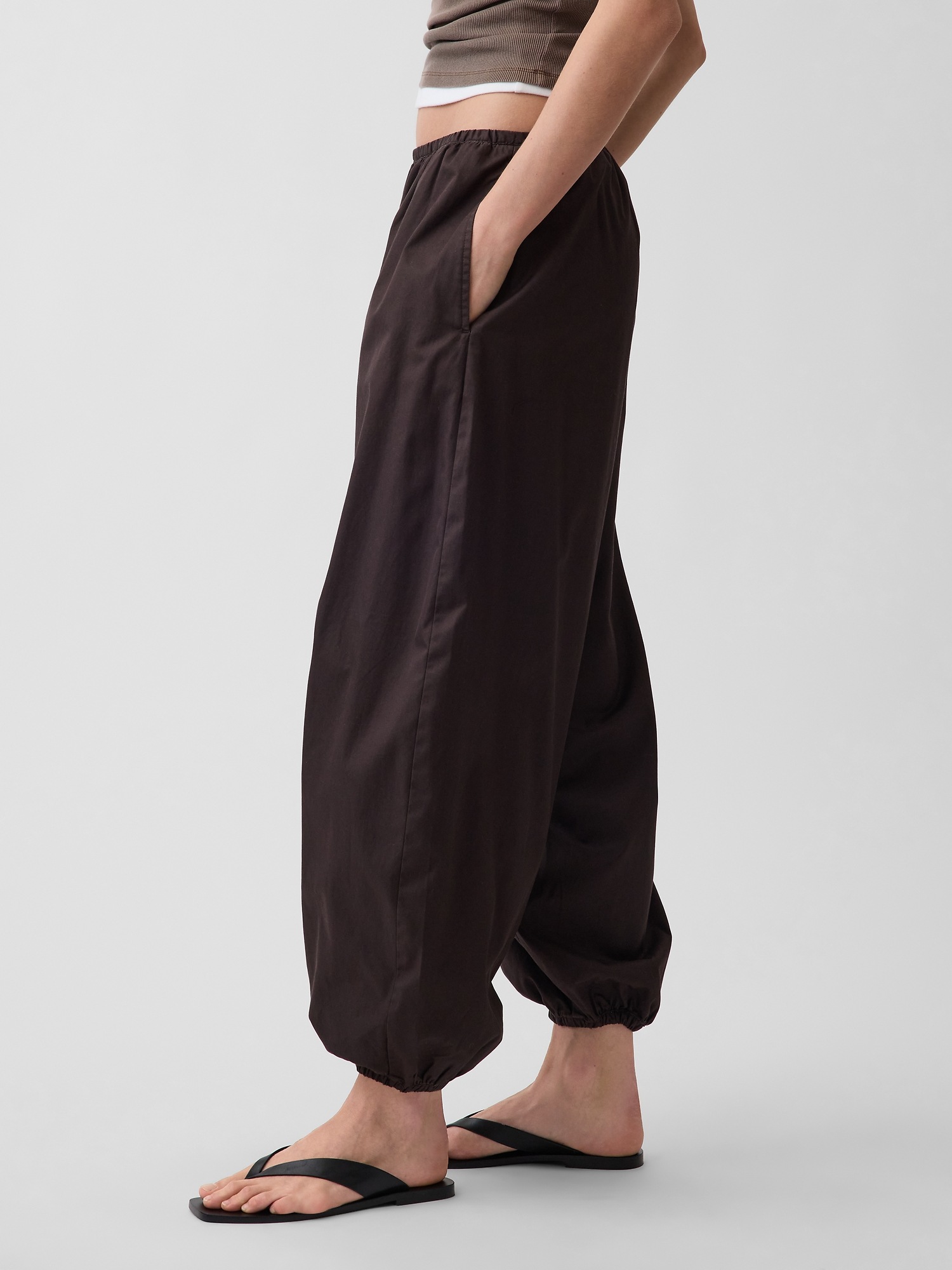 Женские брюки Gap Organic Cotton Poplin Easy Baggy, цвет: Коричневый — фото 3