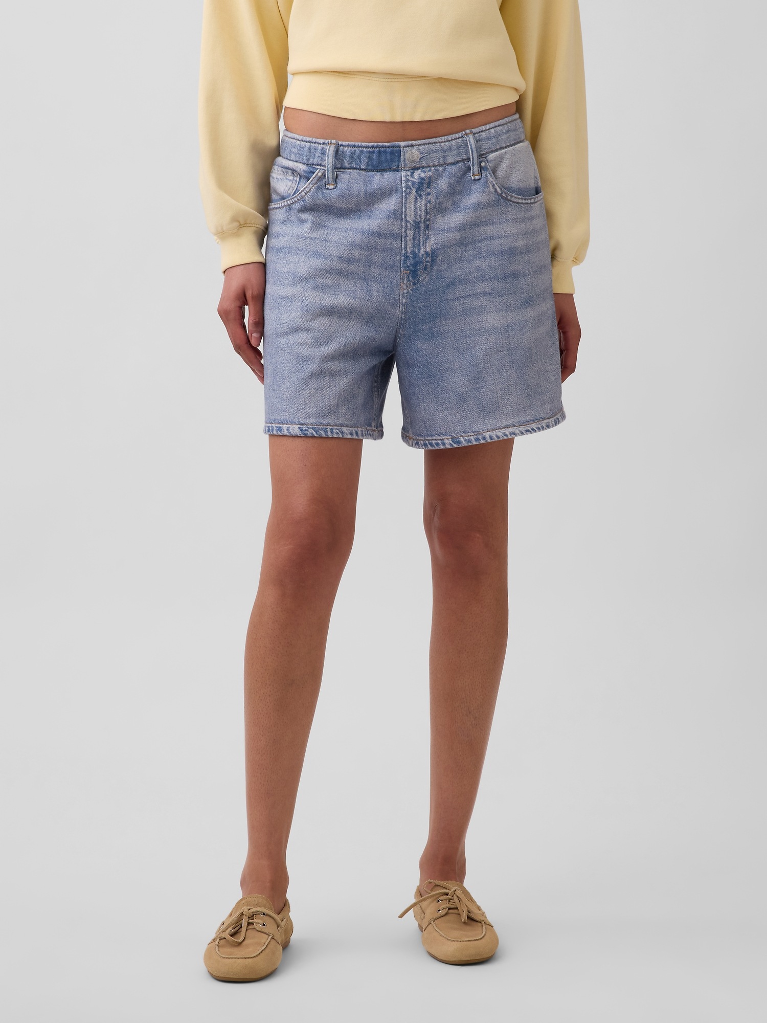 Женские шорты Gap 5" Mid Rise Printed Knit Denim Easy, цвет: Светлый индиго — фото 2