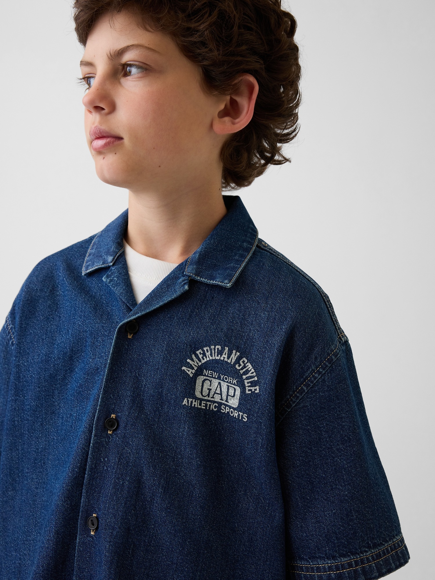 Детские рубашки Gap Kids Denim Relaxed Shirt — фото 4