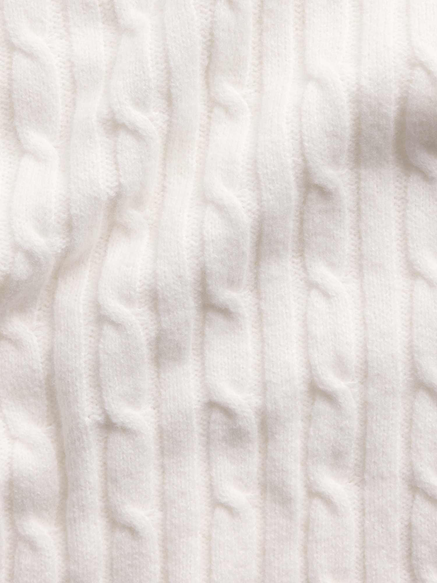 CashSoft Oversized Cable-Knit Sweater