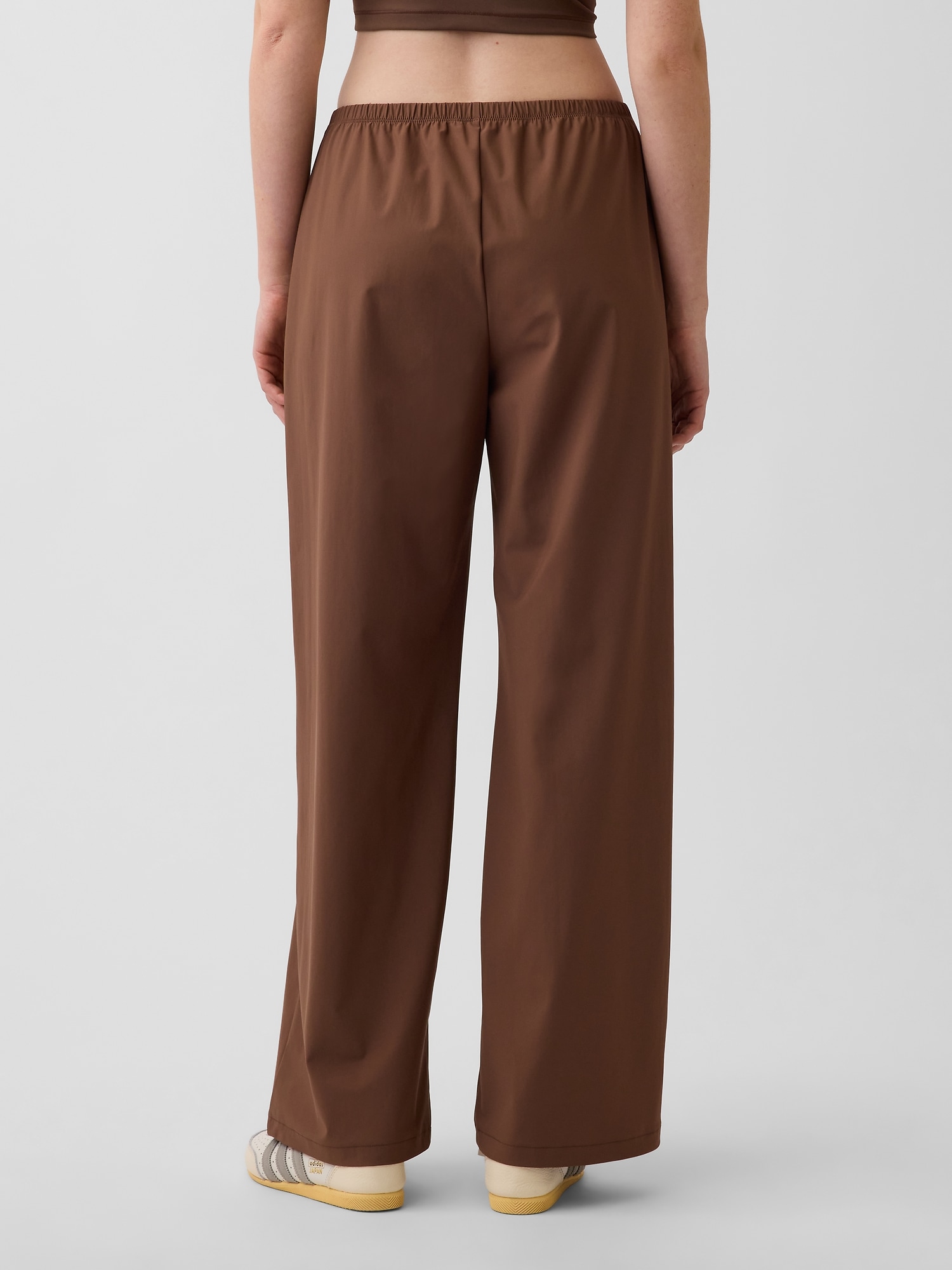 GapFit Tech Low Rise Relaxed Easy Pants