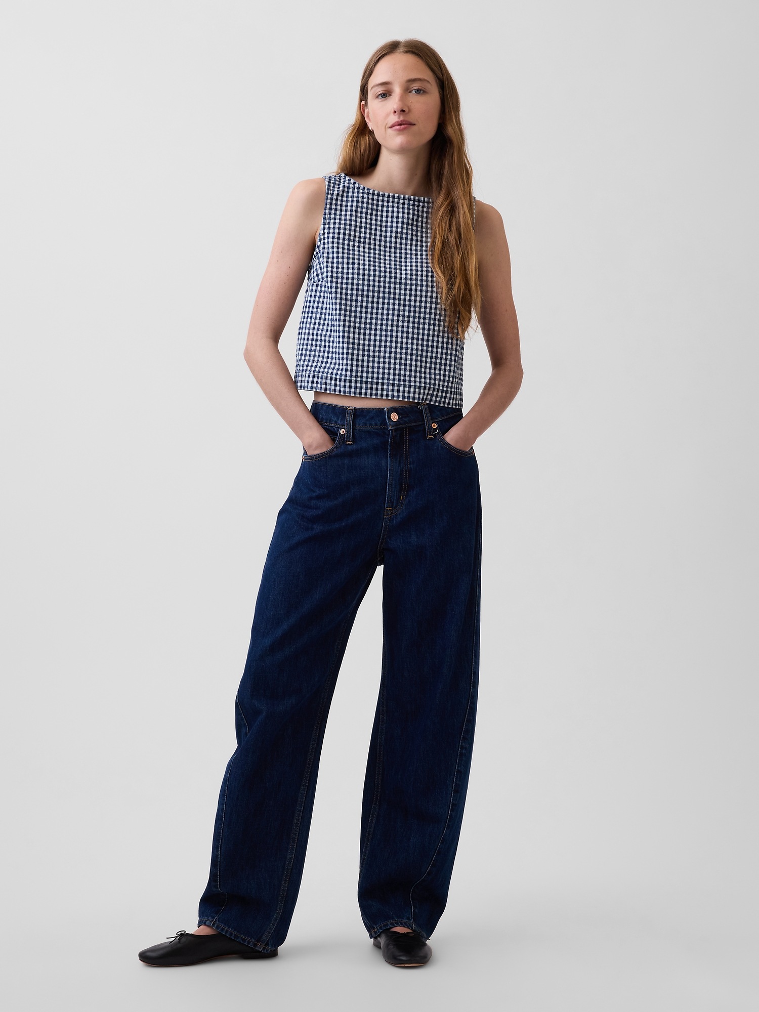 Женский топ Gap Gingham Denim Crop Shell Tank Top, цвет: Тёмно-синий в мелкую клетку — фото 2